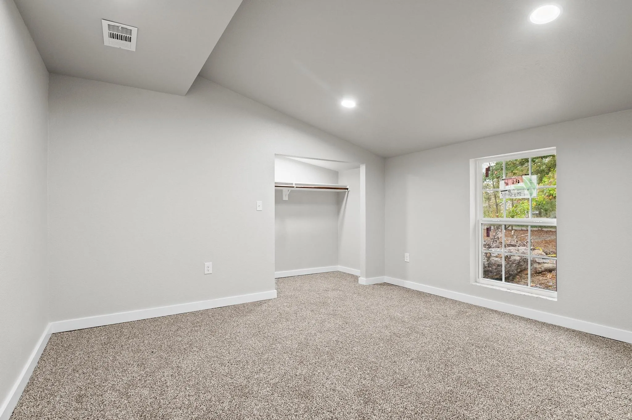 Single Family Residence For Sale in Fannin County , 1008 W 10th Street, Bonham, Texas 75418, 2 Bedroom, 2 Bathroom, Garage spaces, 1,117 Sqft, built in 1930, Price $149,900, mls#21351153, Real Estate Agent in Bonham, Homes For Sale in Fannin county, Homes For Sale in Bonham, Realtor in Bonham Texas, Real Estate Brokerage Independent Realty Texas, Luminita Cordes Realtor