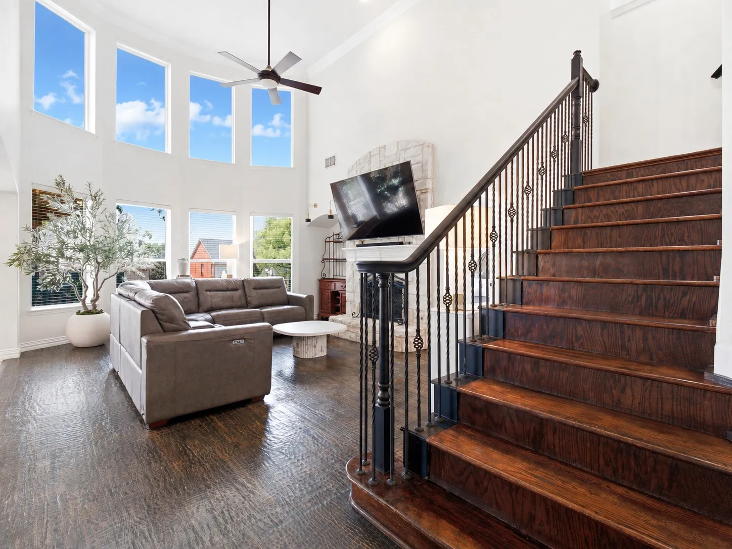 Single Family Residence For Sale in Tarrant County , 4956 Exposition Way, Fort Worth, Texas 76244, 5 Bedroom, 3 Bathroom, 2 Garage spaces, 3,443 Sqft, built in 2006, mls#21351206, Real Estate Agent in Fort Worth, Homes For Sale in Tarrant county, Homes For Sale in Fort Worth, Realtor in Fort Worth Texas, Real Estate Brokerage Independent Realty Texas, Luminita Cordes Realtor