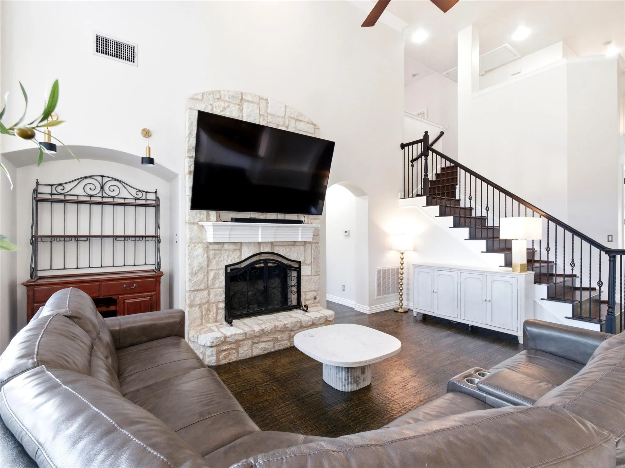 Single Family Residence For Sale in Tarrant County , 4956 Exposition Way, Fort Worth, Texas 76244, 5 Bedroom, 3 Bathroom, 2 Garage spaces, 3,443 Sqft, built in 2006, mls#21351206, Real Estate Agent in Fort Worth, Homes For Sale in Tarrant county, Homes For Sale in Fort Worth, Realtor in Fort Worth Texas, Real Estate Brokerage Independent Realty Texas, Luminita Cordes Realtor