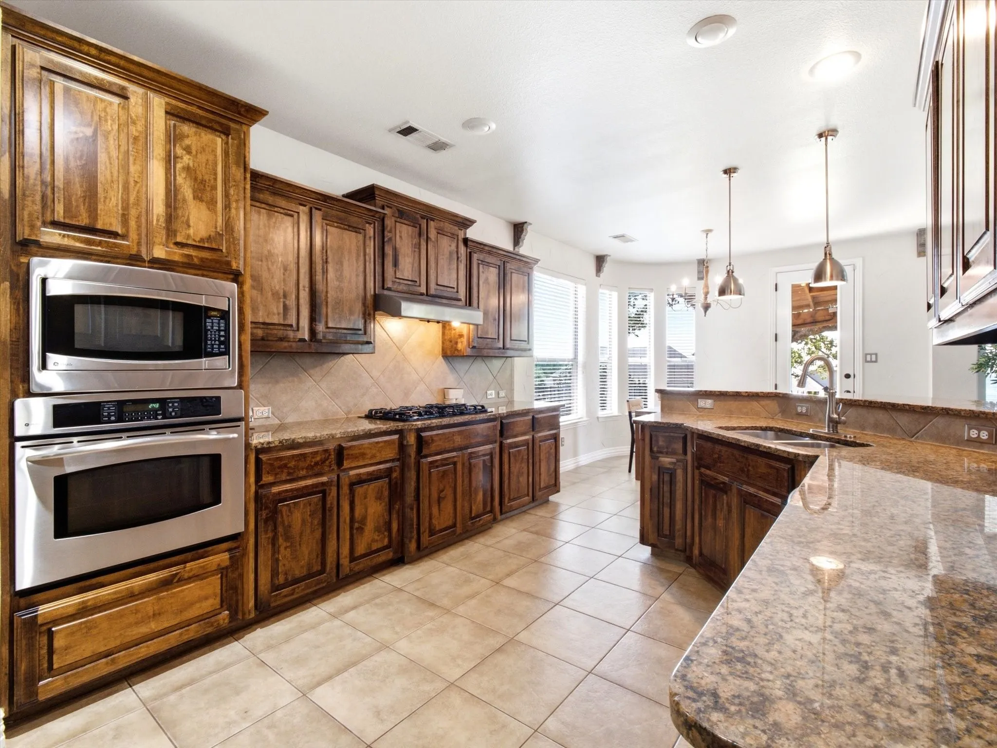 Single Family Residence For Sale in Tarrant County , 4956 Exposition Way, Fort Worth, Texas 76244, 5 Bedroom, 3 Bathroom, 2 Garage spaces, 3,443 Sqft, built in 2006, mls#21351206, Real Estate Agent in Fort Worth, Homes For Sale in Tarrant county, Homes For Sale in Fort Worth, Realtor in Fort Worth Texas, Real Estate Brokerage Independent Realty Texas, Luminita Cordes Realtor