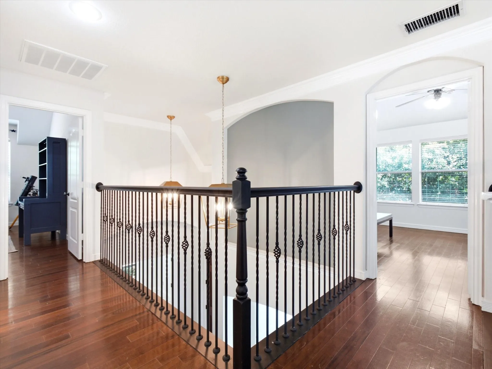 Single Family Residence For Sale in Tarrant County , 4956 Exposition Way, Fort Worth, Texas 76244, 5 Bedroom, 3 Bathroom, 2 Garage spaces, 3,443 Sqft, built in 2006, mls#21351206, Real Estate Agent in Fort Worth, Homes For Sale in Tarrant county, Homes For Sale in Fort Worth, Realtor in Fort Worth Texas, Real Estate Brokerage Independent Realty Texas, Luminita Cordes Realtor