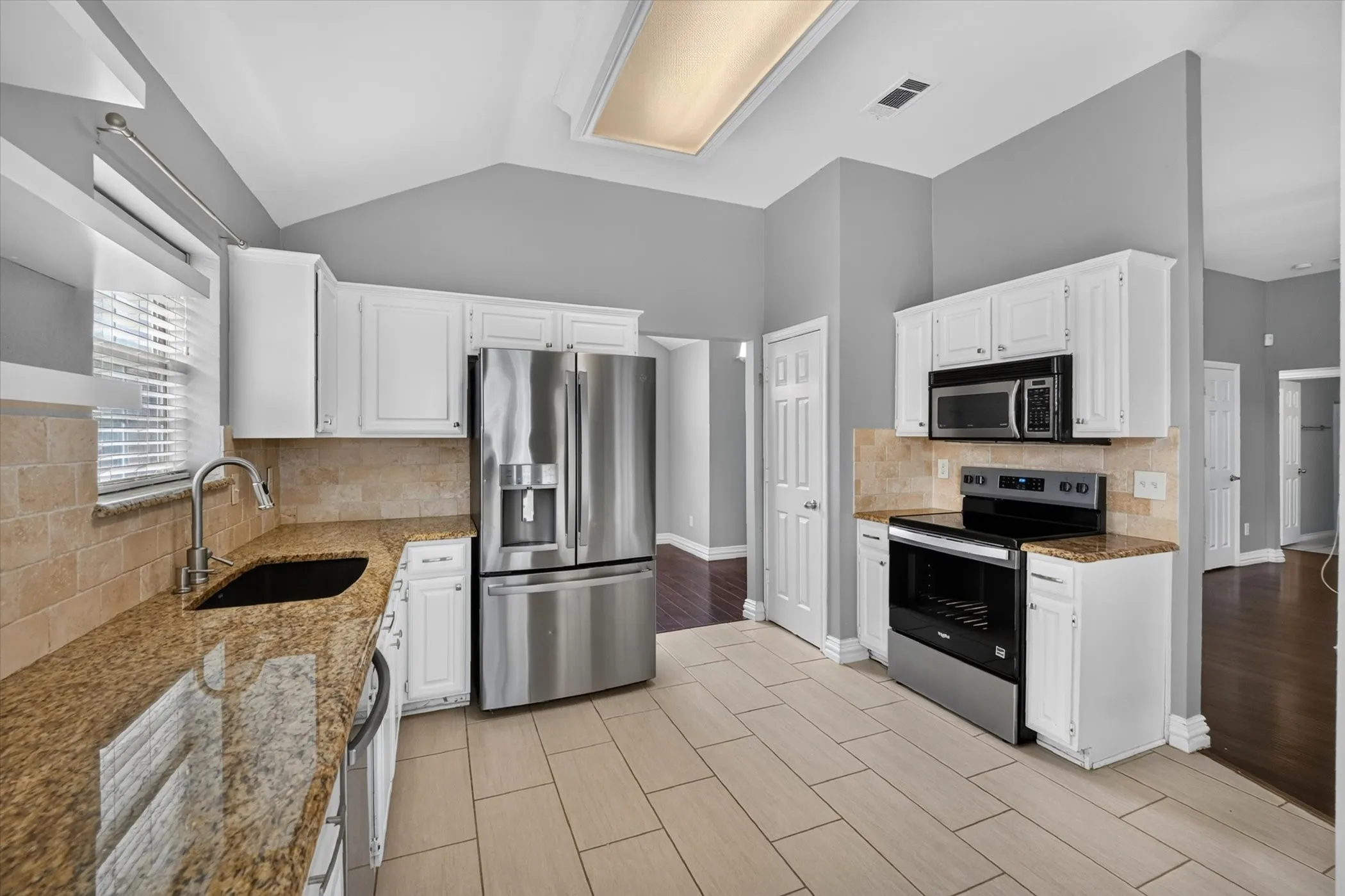 Single Family Residence For Sale in Collin County , 11312 Promenade Road, Frisco, Texas 75035, 3 Bedroom, 2 Bathroom, 2 Garage spaces, 1,790 Sqft, built in 1994, mls#21350394, Real Estate Agent in Frisco, Homes For Sale in Collin county, Homes For Sale in Frisco, Realtor in Frisco Texas, Real Estate Brokerage Independent Realty Texas, Luminita Cordes Realtor