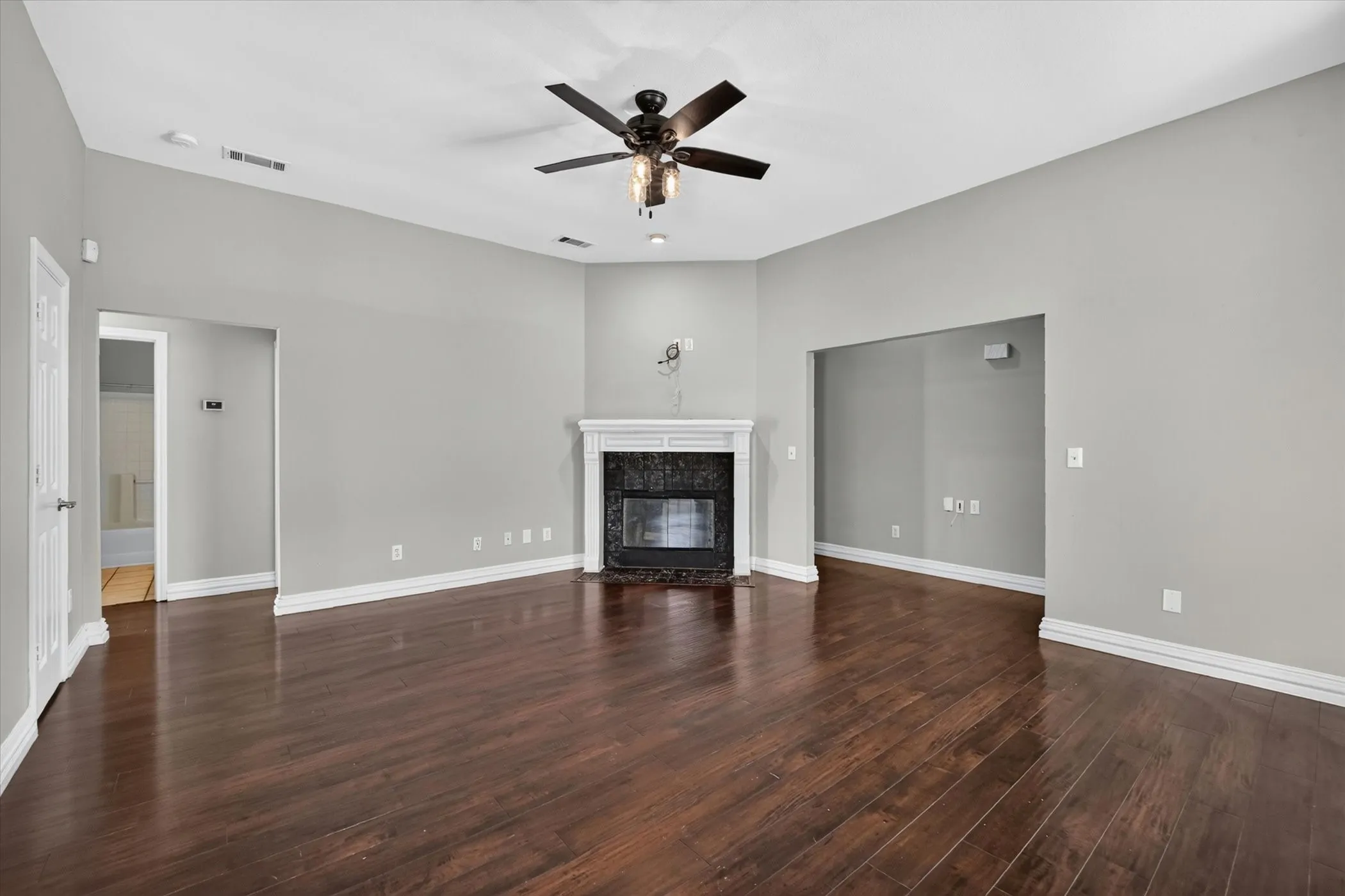 Single Family Residence For Sale in Collin County , 11312 Promenade Road, Frisco, Texas 75035, 3 Bedroom, 2 Bathroom, 2 Garage spaces, 1,790 Sqft, built in 1994, mls#21350394, Real Estate Agent in Frisco, Homes For Sale in Collin county, Homes For Sale in Frisco, Realtor in Frisco Texas, Real Estate Brokerage Independent Realty Texas, Luminita Cordes Realtor