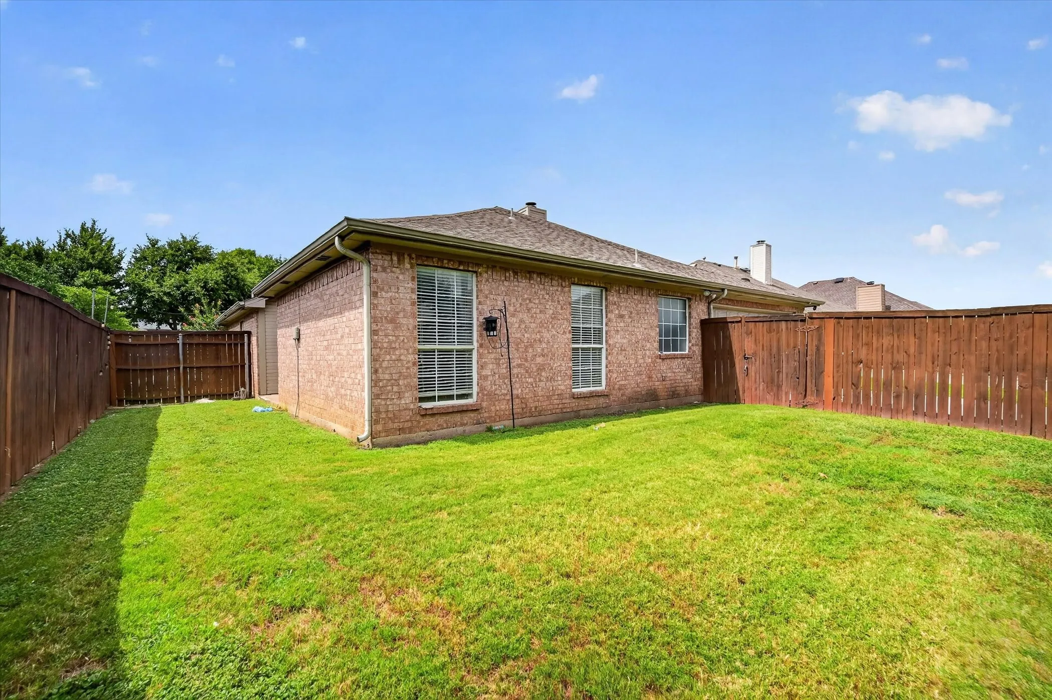 Single Family Residence For Sale in Collin County , 11312 Promenade Road, Frisco, Texas 75035, 3 Bedroom, 2 Bathroom, 2 Garage spaces, 1,790 Sqft, built in 1994, mls#21350394, Real Estate Agent in Frisco, Homes For Sale in Collin county, Homes For Sale in Frisco, Realtor in Frisco Texas, Real Estate Brokerage Independent Realty Texas, Luminita Cordes Realtor