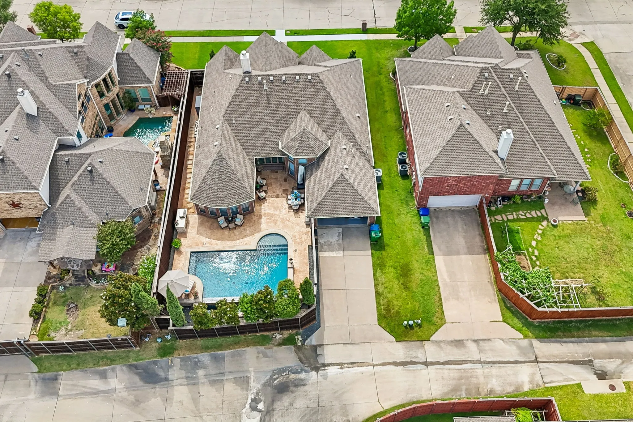 Single Family Residence For Sale in Denton County , 4116 Mangrove Drive, Carrollton, Texas 75007, 4 Bedroom, 3 Bathroom, 2 Garage spaces, 2,881 Sqft, built in 2006, mls#21347241, Real Estate Agent in Carrollton, Homes For Sale in Denton county, Homes For Sale in Carrollton, Realtor in Carrollton Texas, Real Estate Brokerage Independent Realty Texas, Luminita Cordes Realtor