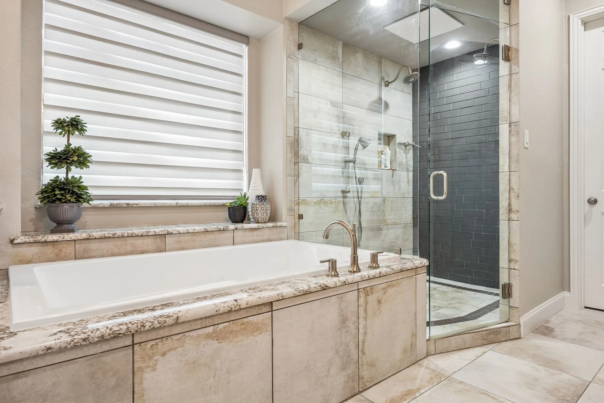 Primary Ensuite Bath