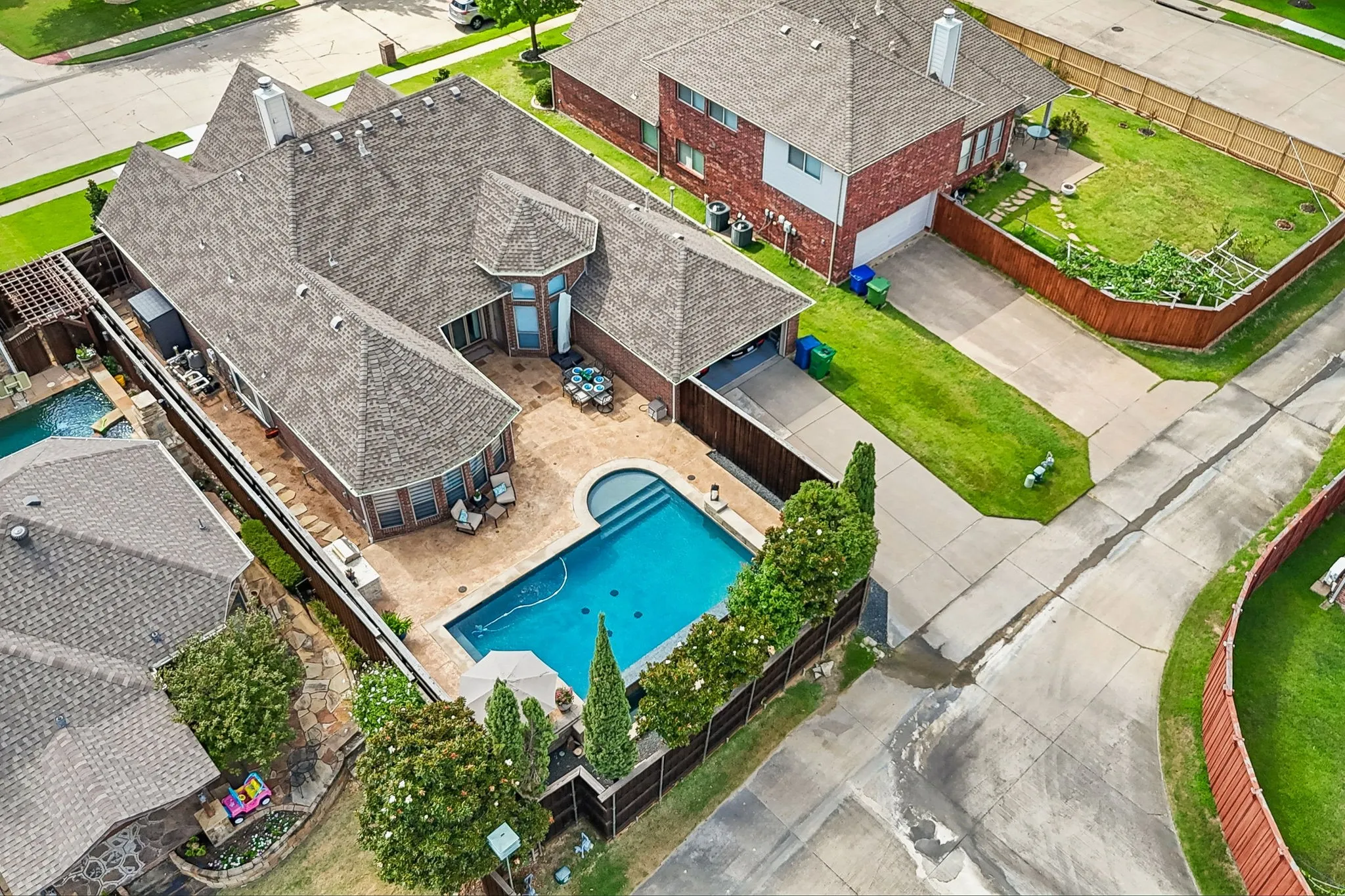 Single Family Residence For Sale in Denton County , 4116 Mangrove Drive, Carrollton, Texas 75007, 4 Bedroom, 3 Bathroom, 2 Garage spaces, 2,881 Sqft, built in 2006, mls#21347241, Real Estate Agent in Carrollton, Homes For Sale in Denton county, Homes For Sale in Carrollton, Realtor in Carrollton Texas, Real Estate Brokerage Independent Realty Texas, Luminita Cordes Realtor