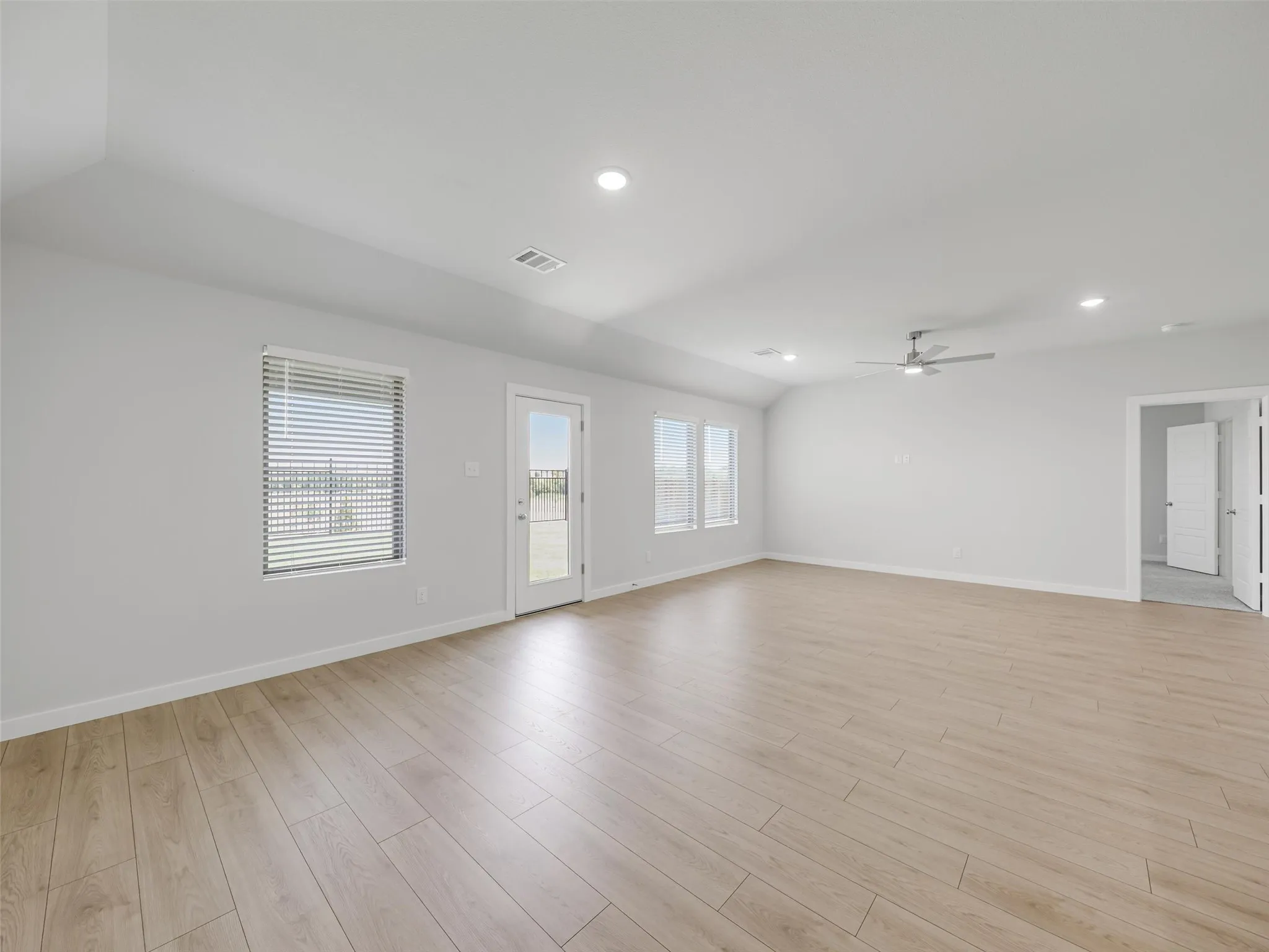 Single Family Residence For Rent in Collin County , 1136 Del Rio Drive, Lavon, Texas 75166, 4 Bedroom, 2 Bathroom, 2 Garage spaces, 1,802 Sqft, built in 2026, mls#21350146, Real Estate Agent in Lavon, Homes For Rent in Collin county, Homes For Rent in Lavon, Realtor in Lavon Texas, Real Estate Brokerage Independent Realty Texas, Luminita Cordes Realtor