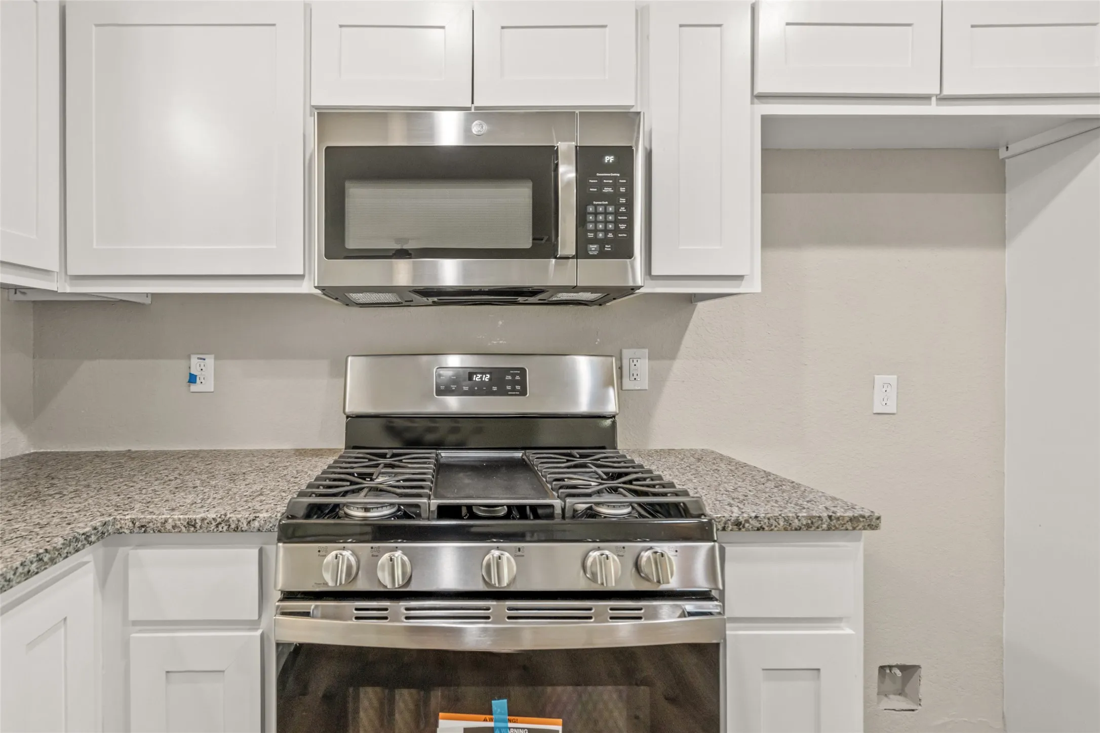 Single Family Residence For Sale in Tarrant County , 6402 Claude Court, Fort Worth, Texas 76135, 2 Bedroom, 1 Bathroom, 1 Garage spaces, 997 Sqft, built in 1963, mls#21345347, Real Estate Agent in Fort Worth, Homes For Sale in Tarrant county, Homes For Sale in Fort Worth, Realtor in Fort Worth Texas, Real Estate Brokerage Independent Realty Texas, Luminita Cordes Realtor