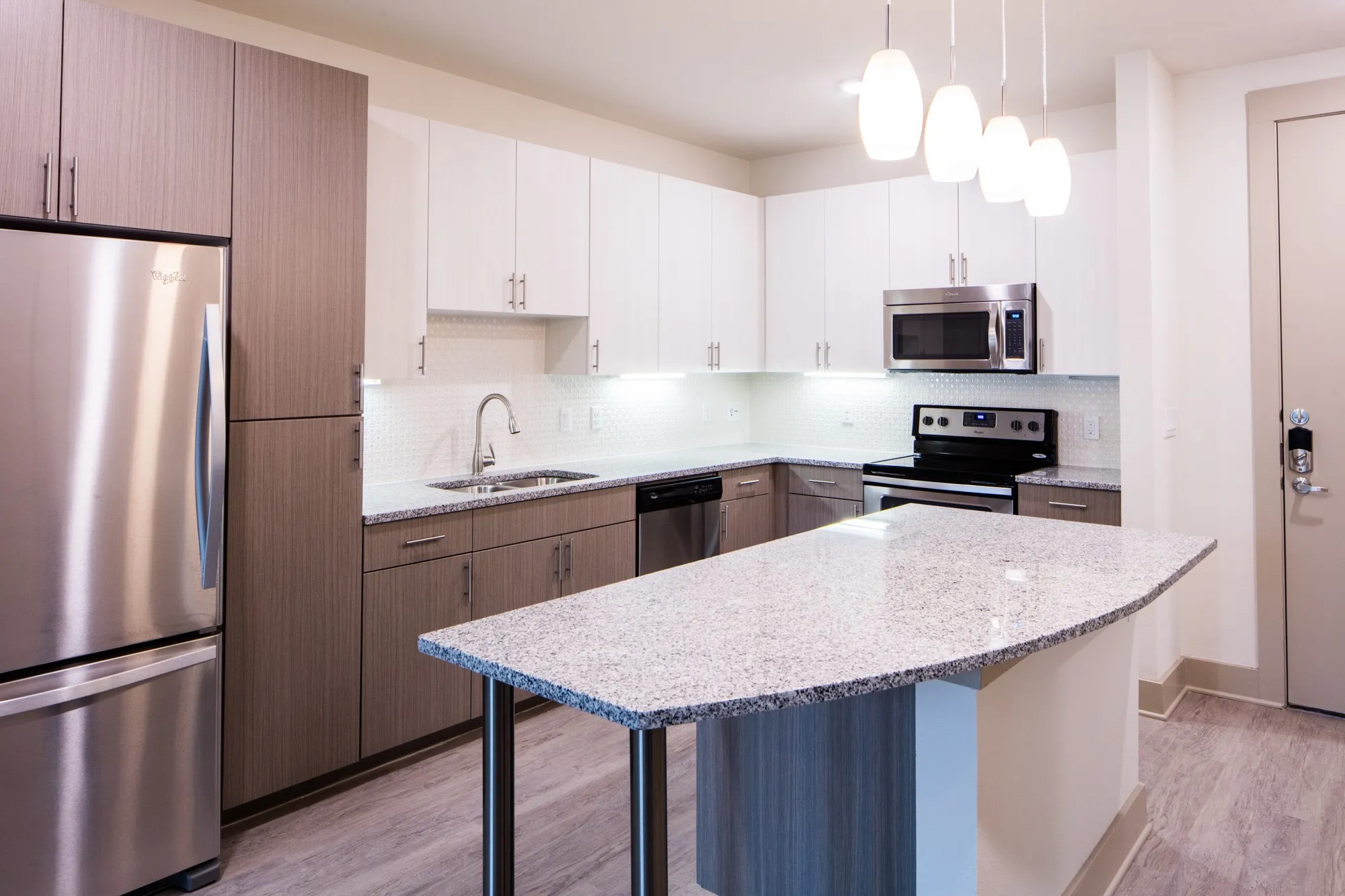 Apartment For Rent in Dallas County , 4020 Gilbert Avenue 311, Dallas, Texas 75219, 2 Bedroom, 2 Bathroom, Garage spaces, 1,103 Sqft, built in 2016, mls#21351237, Real Estate Agent in Dallas, Homes For Rent in Dallas county, Homes For Rent in Dallas, Realtor in Dallas Texas, Real Estate Brokerage Independent Realty Texas, Luminita Cordes Realtor