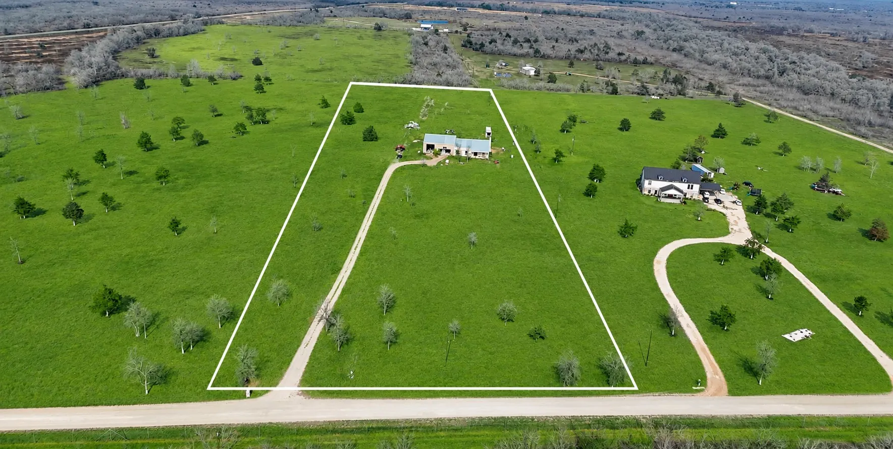 Farm For Sale in Gonzales County , 326 County Road 451, Waelder, Texas 78959, 3 Bedroom, 3 Bathroom, 4 Garage spaces, 2,638 Sqft, built in 2022, mls#21348928, Real Estate Agent in Waelder, Homes For Sale in Gonzales county, Homes For Sale in Waelder, Realtor in Waelder Texas, Real Estate Brokerage Independent Realty Texas, Luminita Cordes Realtor