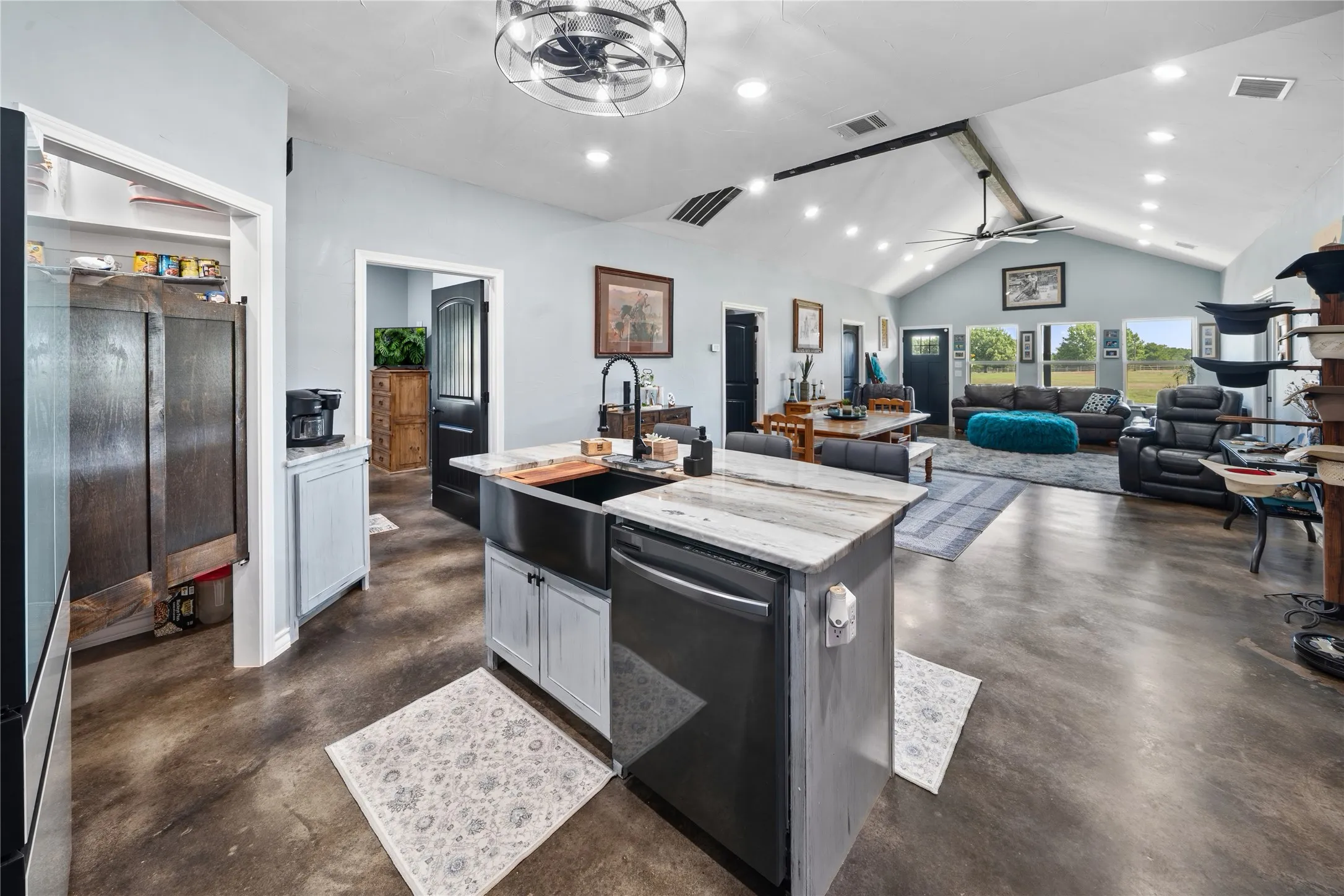 Farm For Sale in Johnson County , 1640 Blair Drive, Cleburne, Texas 76031, 5 Bedroom, 5 Bathroom, 1 Garage spaces, 4,289 Sqft, built in 1991, mls#21350757, Real Estate Agent in Cleburne, Homes For Sale in Johnson county, Homes For Sale in Cleburne, Realtor in Cleburne Texas, Real Estate Brokerage Independent Realty Texas, Luminita Cordes Realtor