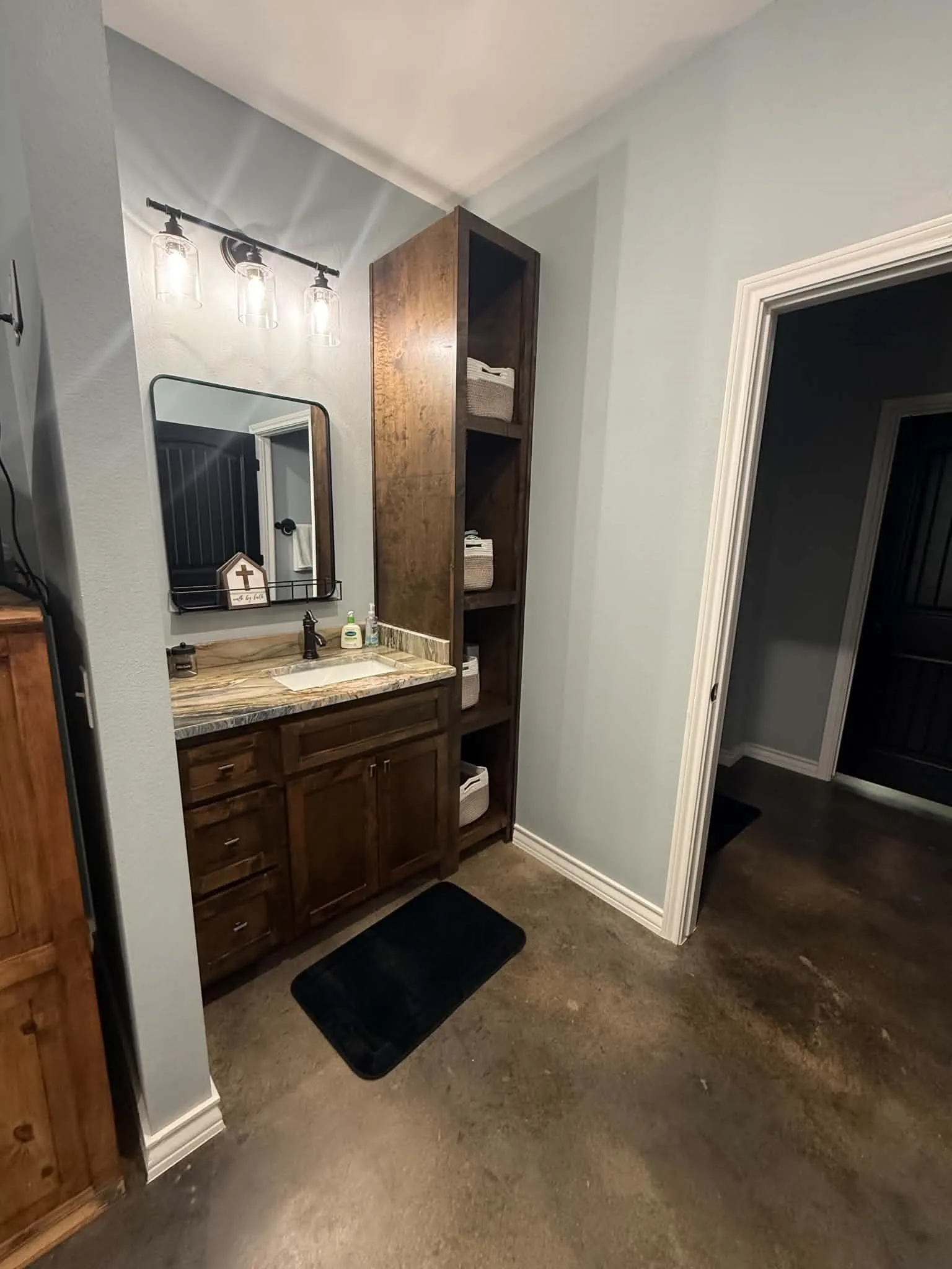 Jack and Jill bathroom in guest bedrooms