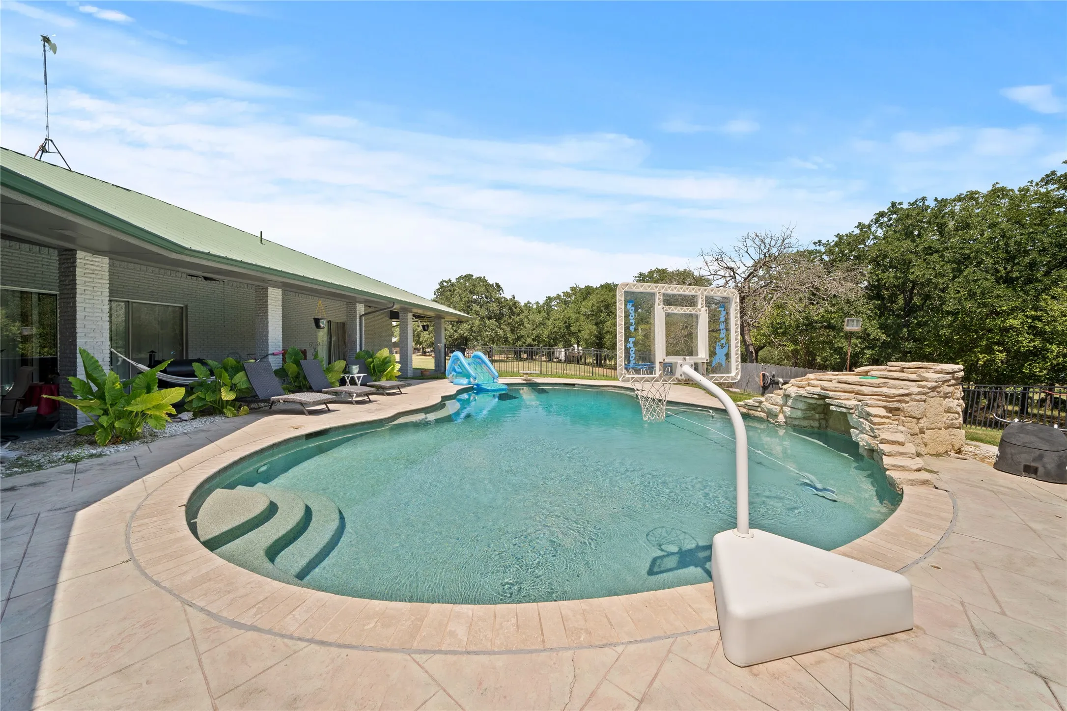 Farm For Sale in Johnson County , 1640 Blair Drive, Cleburne, Texas 76031, 5 Bedroom, 5 Bathroom, 1 Garage spaces, 4,289 Sqft, built in 1991, mls#21350757, Real Estate Agent in Cleburne, Homes For Sale in Johnson county, Homes For Sale in Cleburne, Realtor in Cleburne Texas, Real Estate Brokerage Independent Realty Texas, Luminita Cordes Realtor