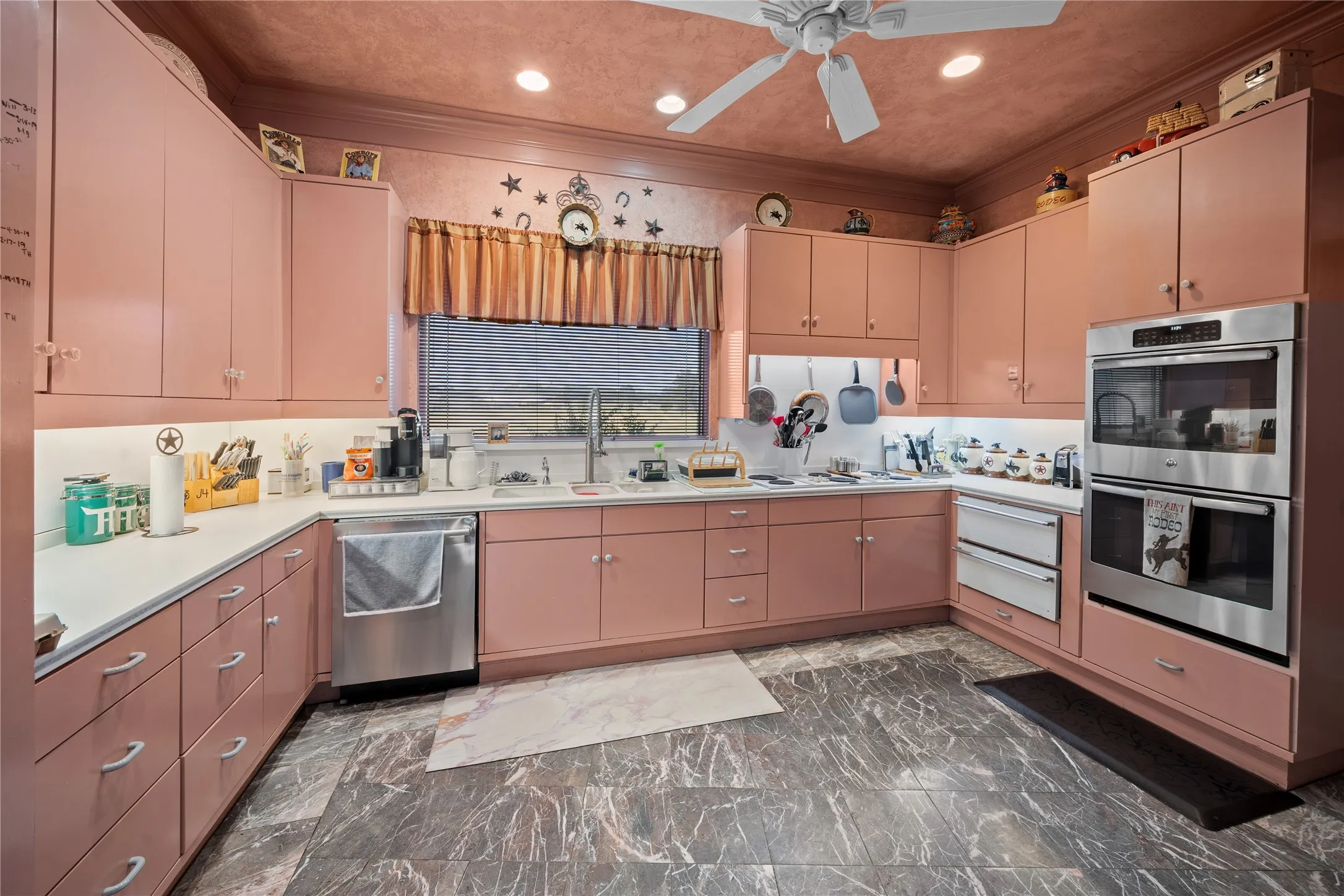 Farm For Sale in Johnson County , 1640 Blair Drive, Cleburne, Texas 76031, 5 Bedroom, 5 Bathroom, 1 Garage spaces, 4,289 Sqft, built in 1991, mls#21350757, Real Estate Agent in Cleburne, Homes For Sale in Johnson county, Homes For Sale in Cleburne, Realtor in Cleburne Texas, Real Estate Brokerage Independent Realty Texas, Luminita Cordes Realtor