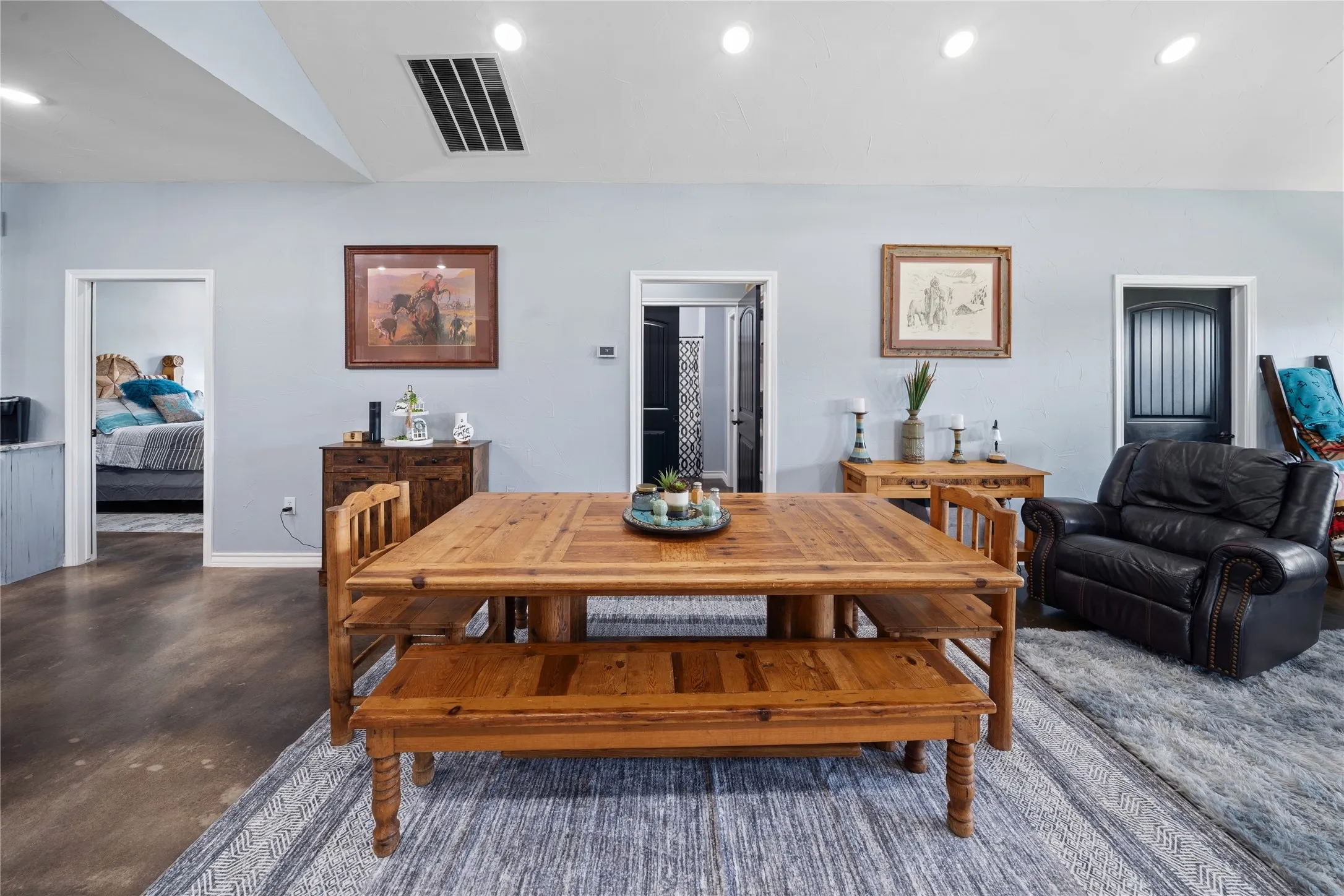 Farm For Sale in Johnson County , 1640 Blair Drive, Cleburne, Texas 76031, 5 Bedroom, 5 Bathroom, 1 Garage spaces, 4,289 Sqft, built in 1991, mls#21350757, Real Estate Agent in Cleburne, Homes For Sale in Johnson county, Homes For Sale in Cleburne, Realtor in Cleburne Texas, Real Estate Brokerage Independent Realty Texas, Luminita Cordes Realtor