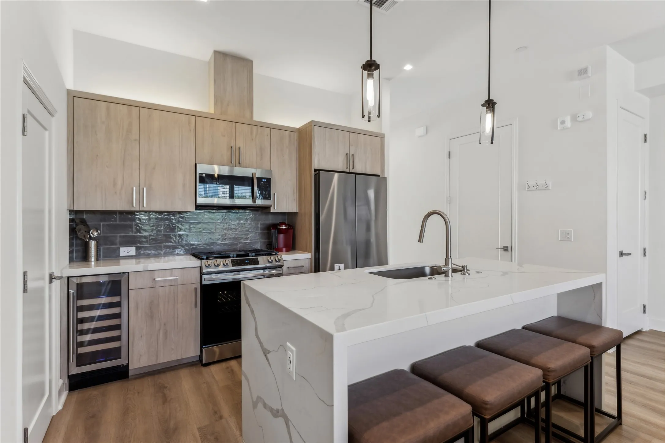 Condominium For Sale in Dallas County , 1901 S Harwood Street 301, Dallas, Texas 75215, 2 Bedroom, 2 Bathroom, Garage spaces, 1,614 Sqft, built in 2023, mls#21351207, Real Estate Agent in Dallas, Homes For Sale in Dallas county, Homes For Sale in Dallas, Realtor in Dallas Texas, Real Estate Brokerage Independent Realty Texas, Luminita Cordes Realtor