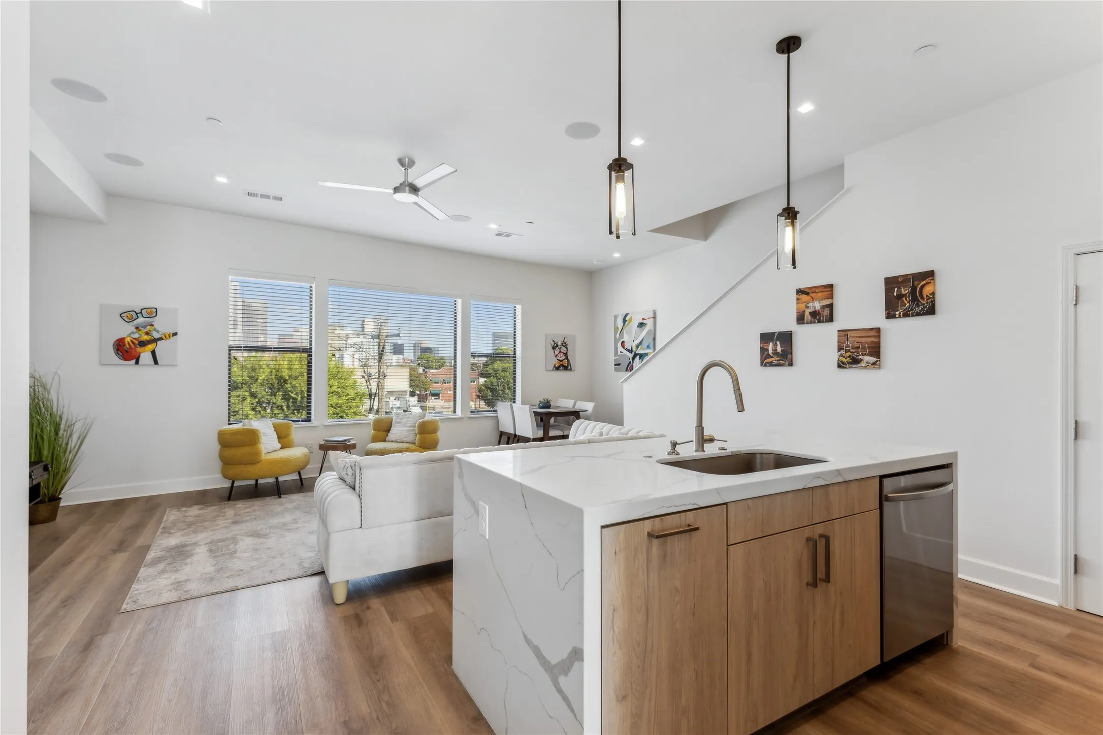 Condominium For Sale in Dallas County , 1901 S Harwood Street 301, Dallas, Texas 75215, 2 Bedroom, 2 Bathroom, Garage spaces, 1,614 Sqft, built in 2023, mls#21351207, Real Estate Agent in Dallas, Homes For Sale in Dallas county, Homes For Sale in Dallas, Realtor in Dallas Texas, Real Estate Brokerage Independent Realty Texas, Luminita Cordes Realtor