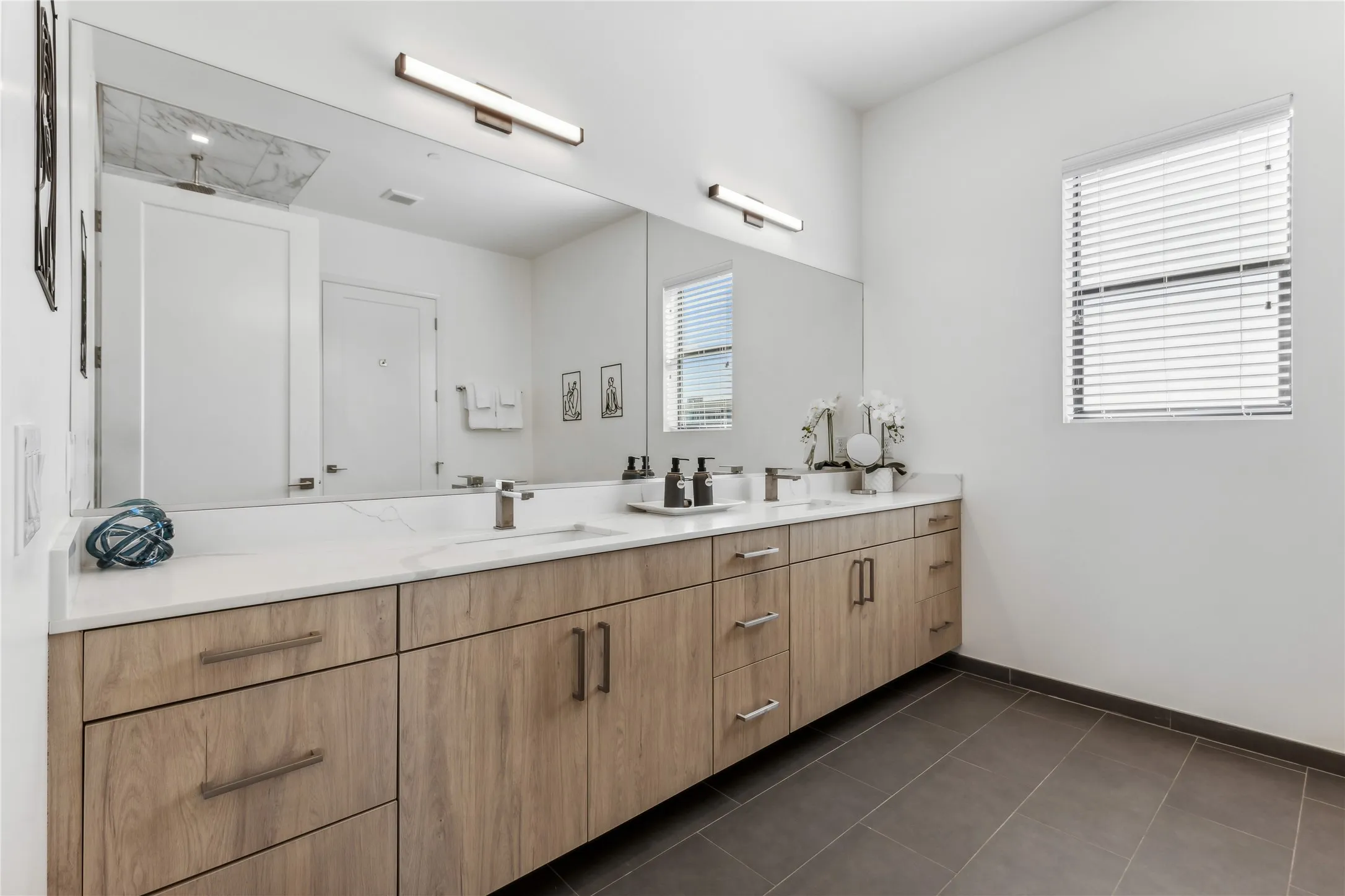 Condominium For Sale in Dallas County , 1901 S Harwood Street 301, Dallas, Texas 75215, 2 Bedroom, 2 Bathroom, Garage spaces, 1,614 Sqft, built in 2023, mls#21351207, Real Estate Agent in Dallas, Homes For Sale in Dallas county, Homes For Sale in Dallas, Realtor in Dallas Texas, Real Estate Brokerage Independent Realty Texas, Luminita Cordes Realtor