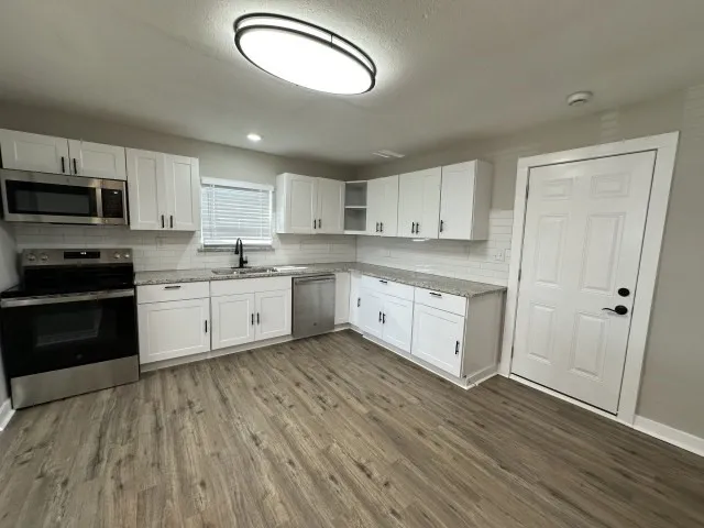 Single Family Residence For Sale in Rains County , 475 Locust Street, Point, Texas 75472, 3 Bedroom, 2 Bathroom, Garage spaces, 1,215 Sqft, built in 1957, mls#21351226, Real Estate Agent in Point, Homes For Sale in Rains county, Homes For Sale in Point, Realtor in Point Texas, Real Estate Brokerage Independent Realty Texas, Luminita Cordes Realtor