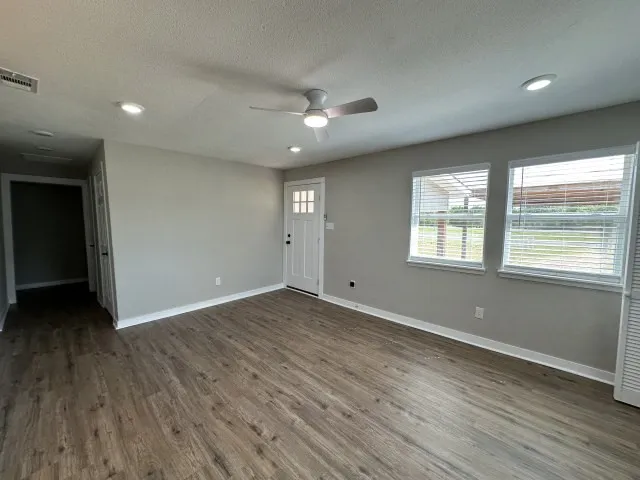 Single Family Residence For Sale in Rains County , 475 Locust Street, Point, Texas 75472, 3 Bedroom, 2 Bathroom, Garage spaces, 1,215 Sqft, built in 1957, mls#21351226, Real Estate Agent in Point, Homes For Sale in Rains county, Homes For Sale in Point, Realtor in Point Texas, Real Estate Brokerage Independent Realty Texas, Luminita Cordes Realtor