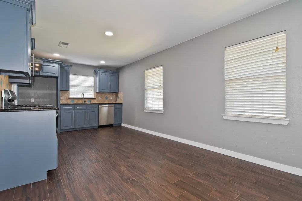 Single Family Residence For Rent in Dallas County , 3039 Grayson Drive, Dallas, Texas 75224, 3 Bedroom, 2 Bathroom, 1 Garage spaces, 1,116 Sqft, built in 1951, mls#21351246, Real Estate Agent in Dallas, Homes For Rent in Dallas county, Homes For Rent in Dallas, Realtor in Dallas Texas, Real Estate Brokerage Independent Realty Texas, Luminita Cordes Realtor