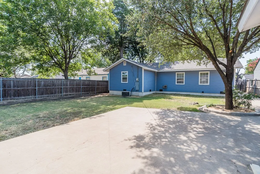 Single Family Residence For Rent in Dallas County , 3039 Grayson Drive, Dallas, Texas 75224, 3 Bedroom, 2 Bathroom, 1 Garage spaces, 1,116 Sqft, built in 1951, mls#21351246, Real Estate Agent in Dallas, Homes For Rent in Dallas county, Homes For Rent in Dallas, Realtor in Dallas Texas, Real Estate Brokerage Independent Realty Texas, Luminita Cordes Realtor