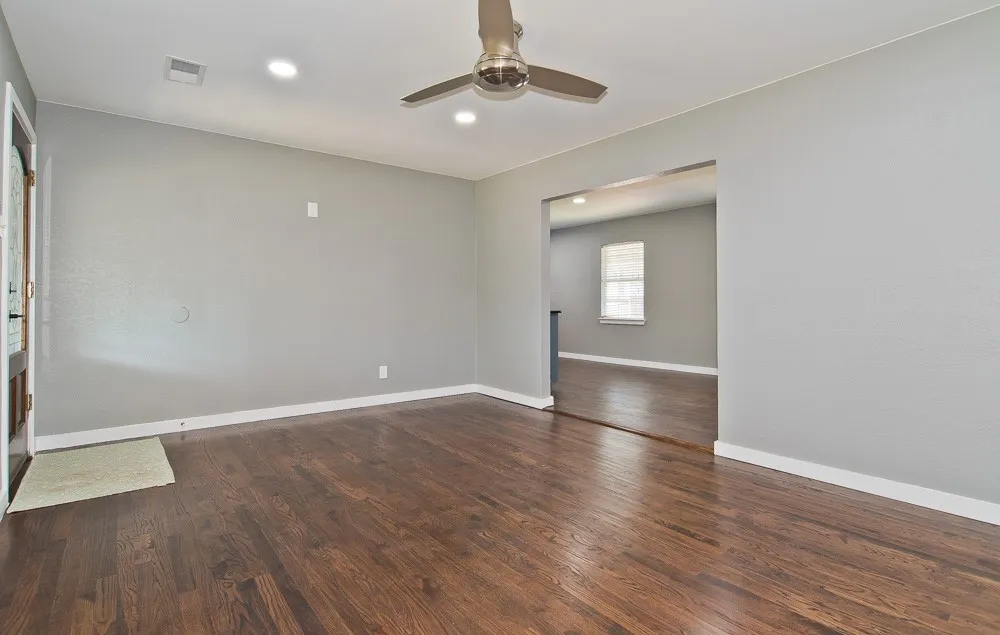 Single Family Residence For Rent in Dallas County , 3039 Grayson Drive, Dallas, Texas 75224, 3 Bedroom, 2 Bathroom, 1 Garage spaces, 1,116 Sqft, built in 1951, mls#21351246, Real Estate Agent in Dallas, Homes For Rent in Dallas county, Homes For Rent in Dallas, Realtor in Dallas Texas, Real Estate Brokerage Independent Realty Texas, Luminita Cordes Realtor