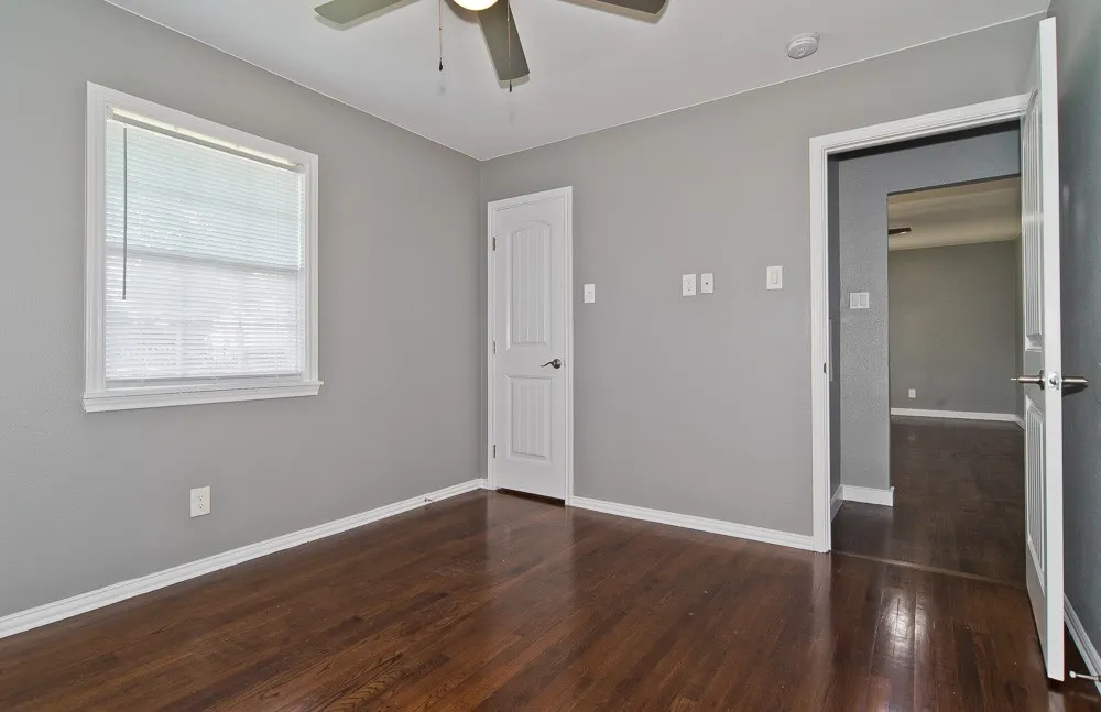 Single Family Residence For Rent in Dallas County , 3039 Grayson Drive, Dallas, Texas 75224, 3 Bedroom, 2 Bathroom, 1 Garage spaces, 1,116 Sqft, built in 1951, mls#21351246, Real Estate Agent in Dallas, Homes For Rent in Dallas county, Homes For Rent in Dallas, Realtor in Dallas Texas, Real Estate Brokerage Independent Realty Texas, Luminita Cordes Realtor