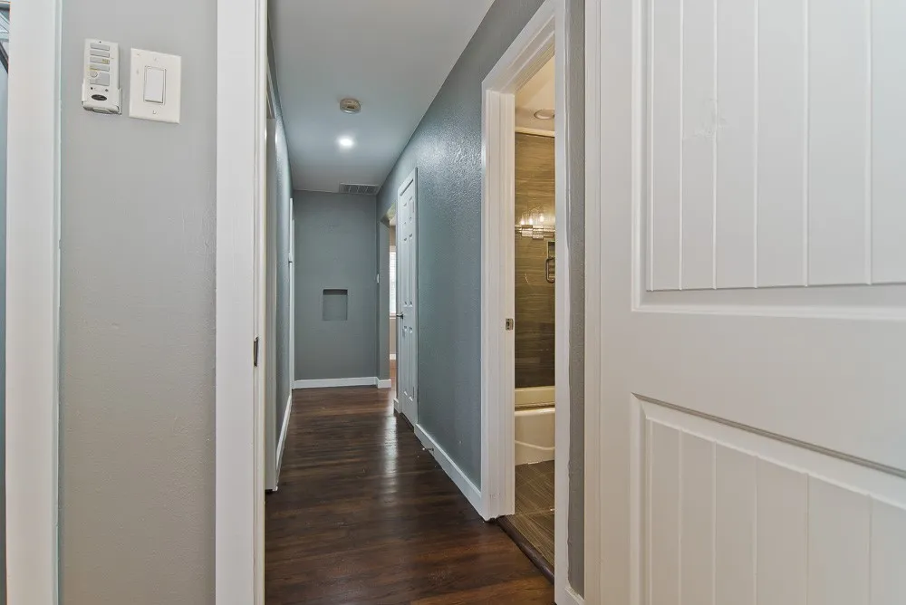 Single Family Residence For Rent in Dallas County , 3039 Grayson Drive, Dallas, Texas 75224, 3 Bedroom, 2 Bathroom, 1 Garage spaces, 1,116 Sqft, built in 1951, mls#21351246, Real Estate Agent in Dallas, Homes For Rent in Dallas county, Homes For Rent in Dallas, Realtor in Dallas Texas, Real Estate Brokerage Independent Realty Texas, Luminita Cordes Realtor