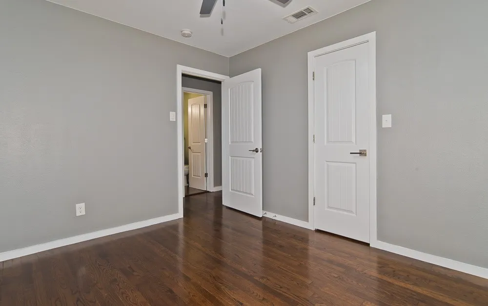 Single Family Residence For Rent in Dallas County , 3039 Grayson Drive, Dallas, Texas 75224, 3 Bedroom, 2 Bathroom, 1 Garage spaces, 1,116 Sqft, built in 1951, mls#21351246, Real Estate Agent in Dallas, Homes For Rent in Dallas county, Homes For Rent in Dallas, Realtor in Dallas Texas, Real Estate Brokerage Independent Realty Texas, Luminita Cordes Realtor