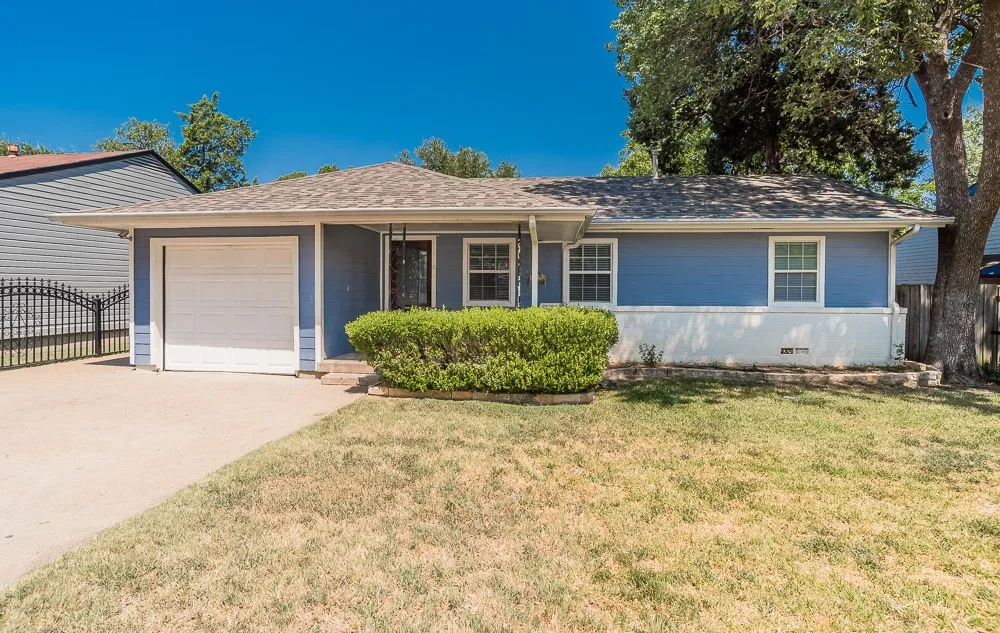 Single Family Residence For Rent in Dallas County , 3039 Grayson Drive, Dallas, Texas 75224, 3 Bedroom, 2 Bathroom, 1 Garage spaces, 1,116 Sqft, built in 1951, mls#21351246, Real Estate Agent in Dallas, Homes For Rent in Dallas county, Homes For Rent in Dallas, Realtor in Dallas Texas, Real Estate Brokerage Independent Realty Texas, Luminita Cordes Realtor