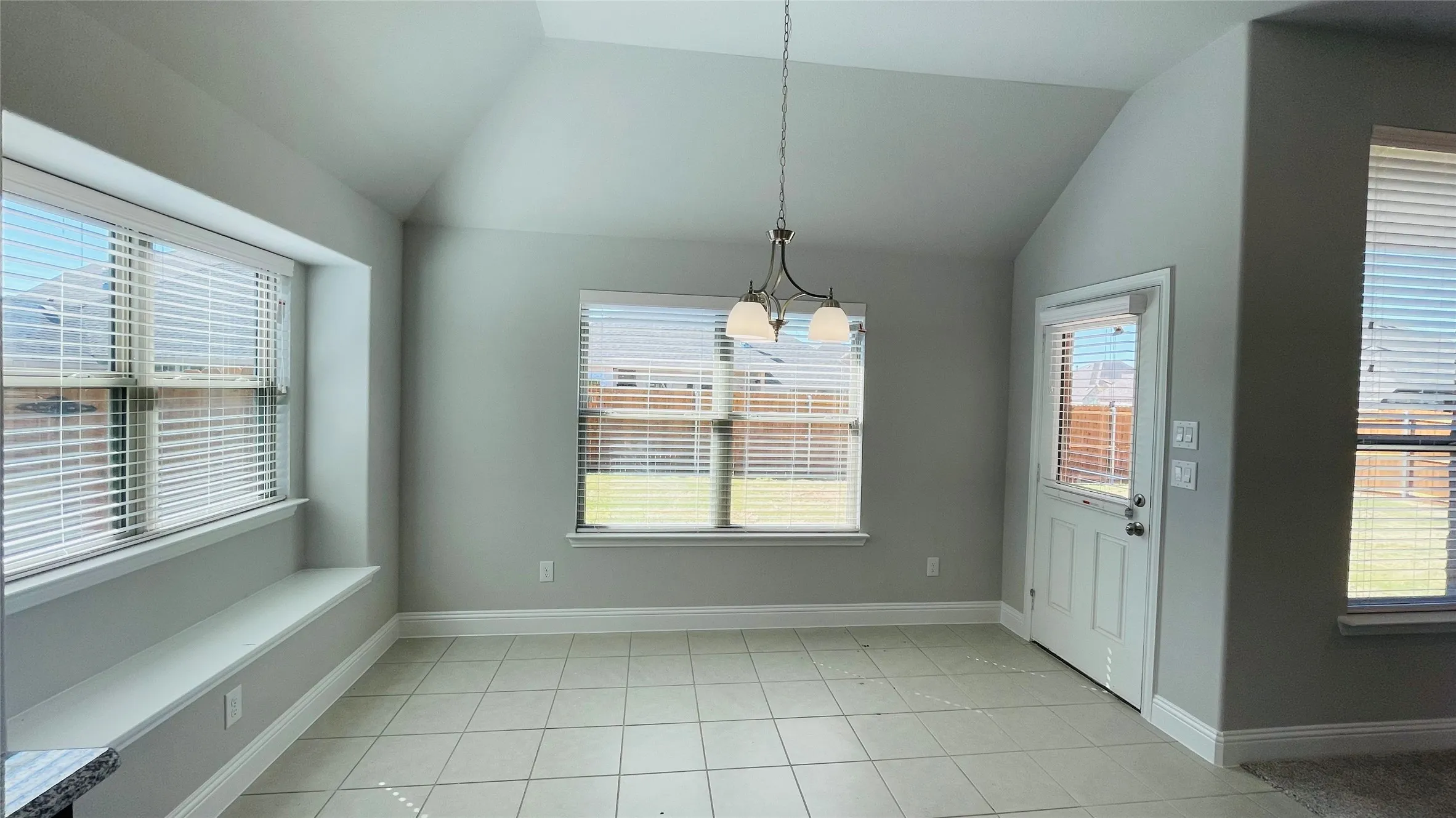 Single Family Residence For Rent in Kaufman County , 325 Delaford Drive, Forney, Texas 75126, 4 Bedroom, 2 Bathroom, 2 Garage spaces, 2,064 Sqft, built in 2021, mls#21351245, Real Estate Agent in Forney, Homes For Rent in Kaufman county, Homes For Rent in Forney, Realtor in Forney Texas, Real Estate Brokerage Independent Realty Texas, Luminita Cordes Realtor