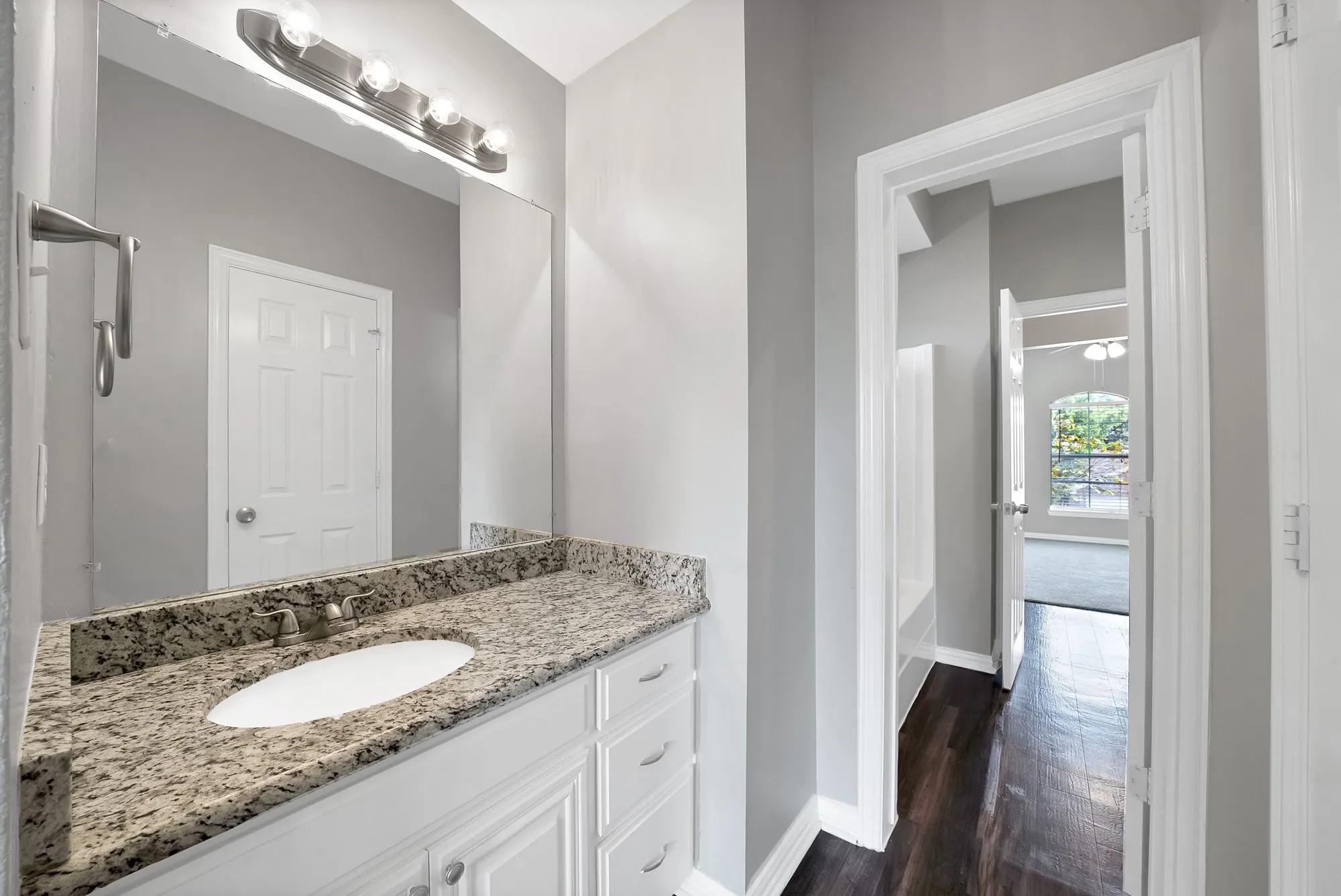 Single Family Residence For Sale in Tarrant County , 4833 Bridle Path Way, Fort Worth, Texas 76244, 4 Bedroom, 4 Bathroom, 2 Garage spaces, 2,543 Sqft, built in 2001, mls#21351189, Real Estate Agent in Fort Worth, Homes For Sale in Tarrant county, Homes For Sale in Fort Worth, Realtor in Fort Worth Texas, Real Estate Brokerage Independent Realty Texas, Luminita Cordes Realtor