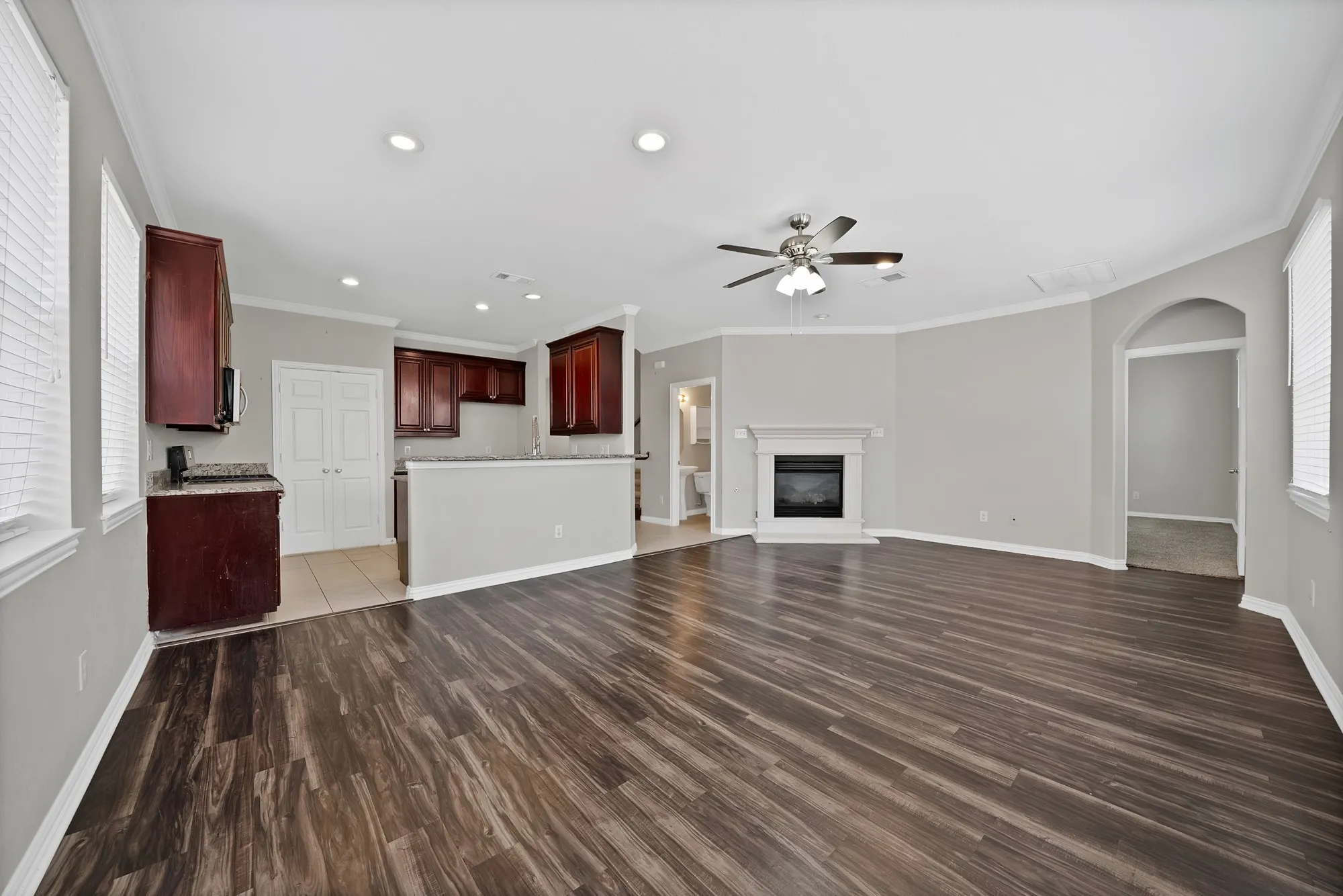 Single Family Residence For Sale in Tarrant County , 4833 Bridle Path Way, Fort Worth, Texas 76244, 4 Bedroom, 4 Bathroom, 2 Garage spaces, 2,543 Sqft, built in 2001, mls#21351189, Real Estate Agent in Fort Worth, Homes For Sale in Tarrant county, Homes For Sale in Fort Worth, Realtor in Fort Worth Texas, Real Estate Brokerage Independent Realty Texas, Luminita Cordes Realtor