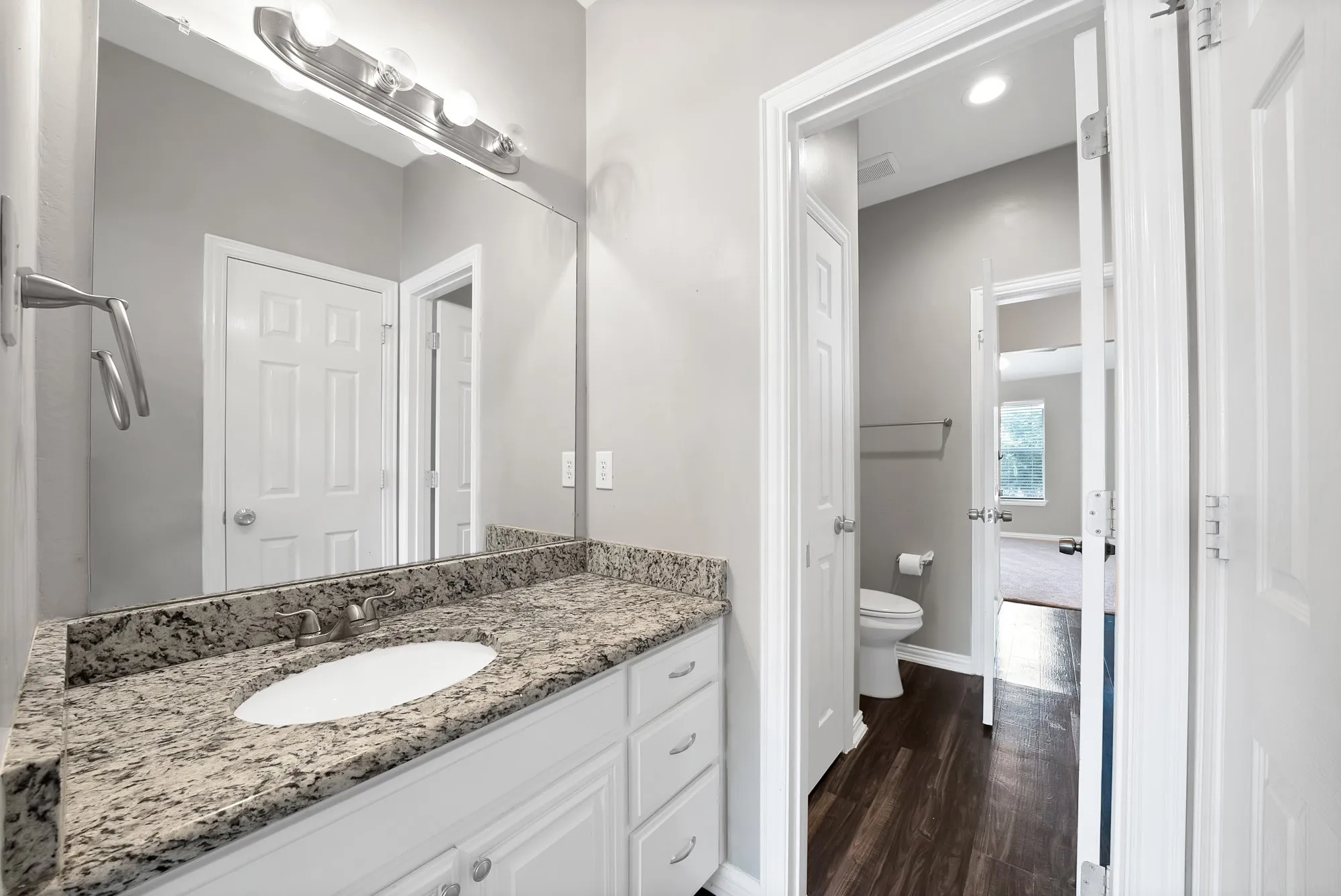 Single Family Residence For Sale in Tarrant County , 4833 Bridle Path Way, Fort Worth, Texas 76244, 4 Bedroom, 4 Bathroom, 2 Garage spaces, 2,543 Sqft, built in 2001, mls#21351189, Real Estate Agent in Fort Worth, Homes For Sale in Tarrant county, Homes For Sale in Fort Worth, Realtor in Fort Worth Texas, Real Estate Brokerage Independent Realty Texas, Luminita Cordes Realtor