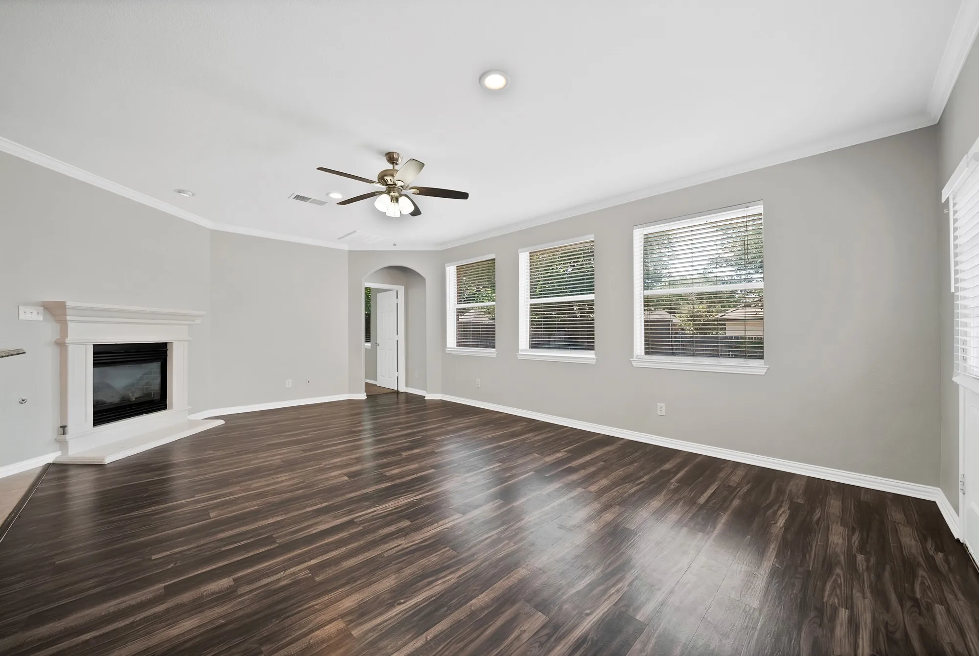 Single Family Residence For Sale in Tarrant County , 4833 Bridle Path Way, Fort Worth, Texas 76244, 4 Bedroom, 4 Bathroom, 2 Garage spaces, 2,543 Sqft, built in 2001, mls#21351189, Real Estate Agent in Fort Worth, Homes For Sale in Tarrant county, Homes For Sale in Fort Worth, Realtor in Fort Worth Texas, Real Estate Brokerage Independent Realty Texas, Luminita Cordes Realtor