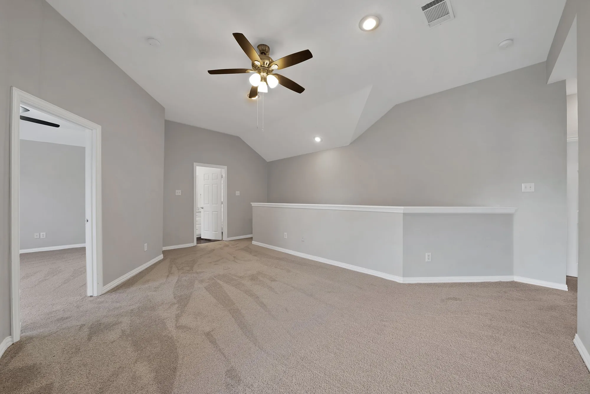 Single Family Residence For Sale in Tarrant County , 4833 Bridle Path Way, Fort Worth, Texas 76244, 4 Bedroom, 4 Bathroom, 2 Garage spaces, 2,543 Sqft, built in 2001, mls#21351189, Real Estate Agent in Fort Worth, Homes For Sale in Tarrant county, Homes For Sale in Fort Worth, Realtor in Fort Worth Texas, Real Estate Brokerage Independent Realty Texas, Luminita Cordes Realtor