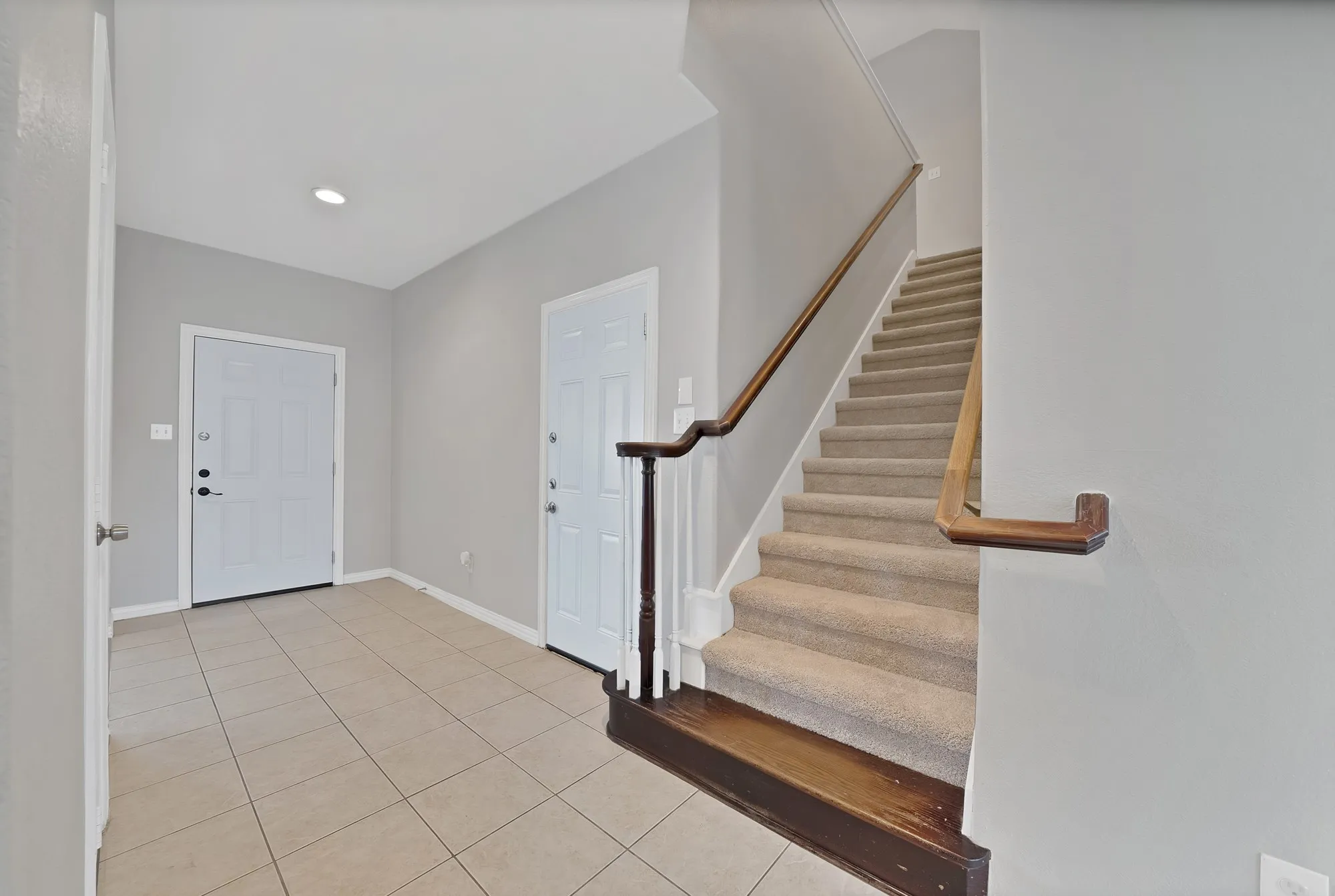 Single Family Residence For Sale in Tarrant County , 4833 Bridle Path Way, Fort Worth, Texas 76244, 4 Bedroom, 4 Bathroom, 2 Garage spaces, 2,543 Sqft, built in 2001, mls#21351189, Real Estate Agent in Fort Worth, Homes For Sale in Tarrant county, Homes For Sale in Fort Worth, Realtor in Fort Worth Texas, Real Estate Brokerage Independent Realty Texas, Luminita Cordes Realtor