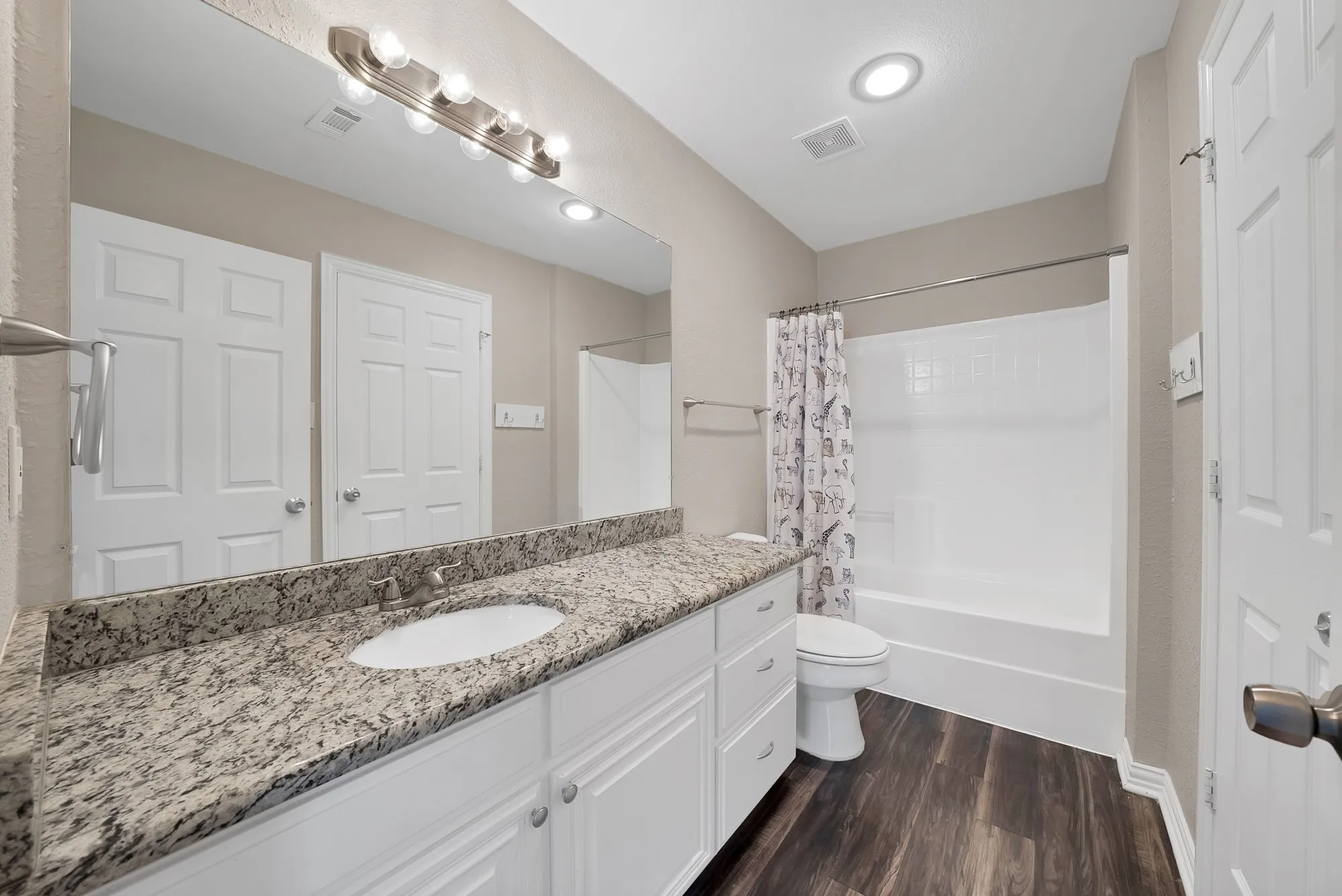 Single Family Residence For Sale in Tarrant County , 4833 Bridle Path Way, Fort Worth, Texas 76244, 4 Bedroom, 4 Bathroom, 2 Garage spaces, 2,543 Sqft, built in 2001, mls#21351189, Real Estate Agent in Fort Worth, Homes For Sale in Tarrant county, Homes For Sale in Fort Worth, Realtor in Fort Worth Texas, Real Estate Brokerage Independent Realty Texas, Luminita Cordes Realtor