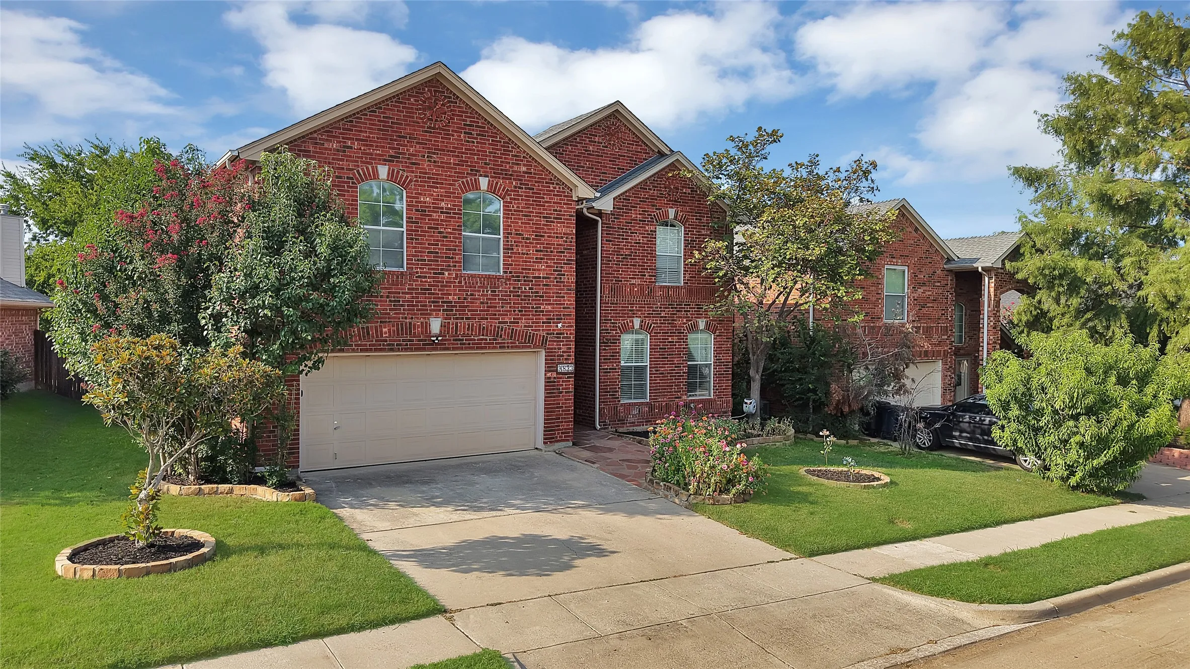 Single Family Residence For Sale in Tarrant County , 4833 Bridle Path Way, Fort Worth, Texas 76244, 4 Bedroom, 4 Bathroom, 2 Garage spaces, 2,543 Sqft, built in 2001, mls#21351189, Real Estate Agent in Fort Worth, Homes For Sale in Tarrant county, Homes For Sale in Fort Worth, Realtor in Fort Worth Texas, Real Estate Brokerage Independent Realty Texas, Luminita Cordes Realtor
