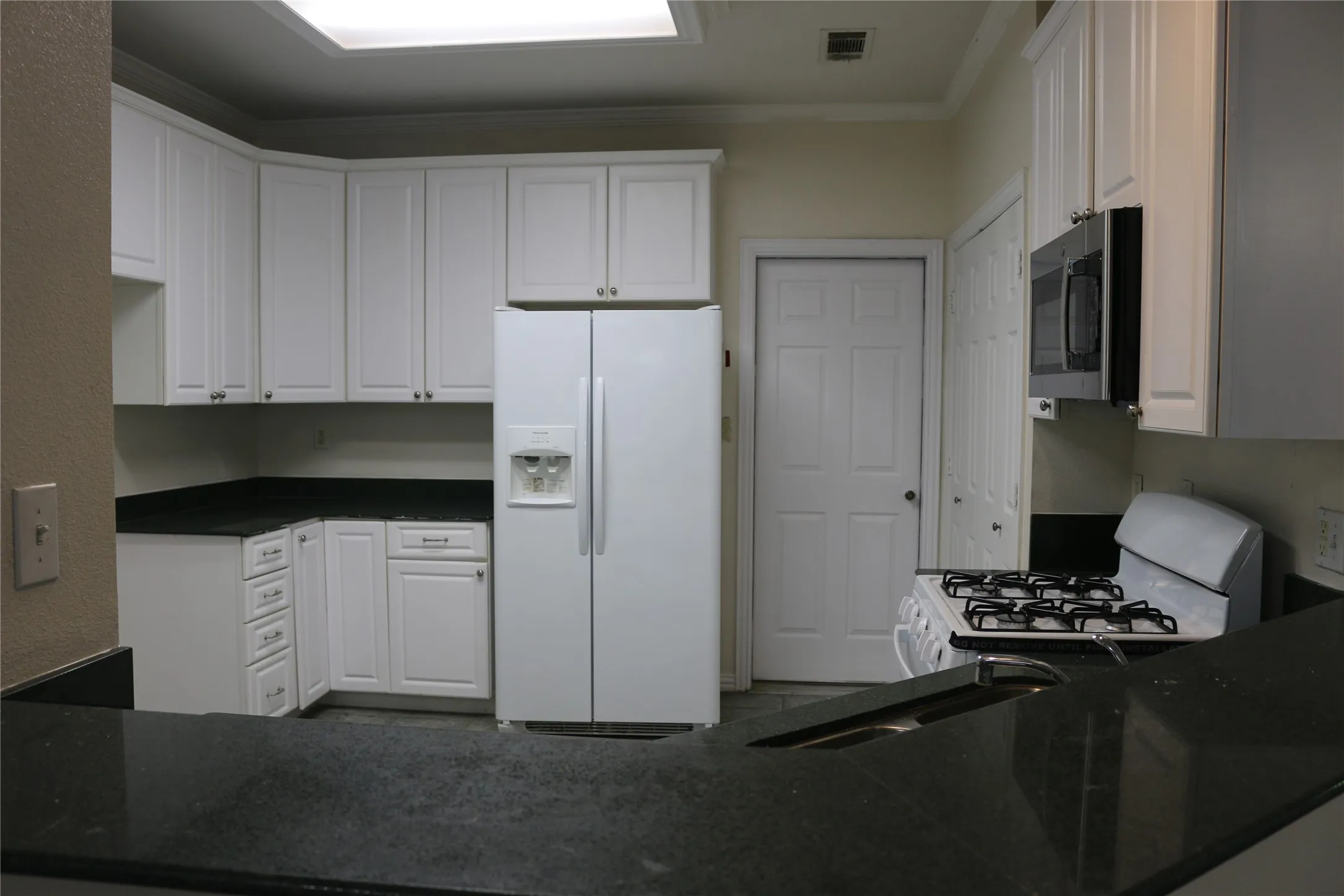 Townhouse For Rent in Collin County , 629 Park Place Drive, Allen, Texas 75002, 3 Bedroom, 3 Bathroom, Garage spaces, 1,783 Sqft, built in 1999, mls#21351240, Real Estate Agent in Allen, Homes For Rent in Collin county, Homes For Rent in Allen, Realtor in Allen Texas, Real Estate Brokerage Independent Realty Texas, Luminita Cordes Realtor
