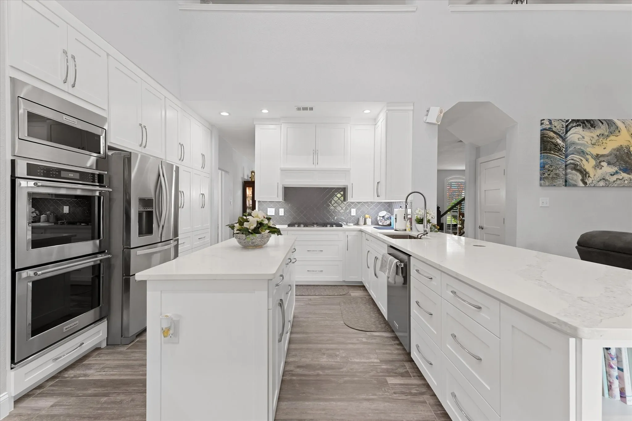 Upgraded kitchen with many extras