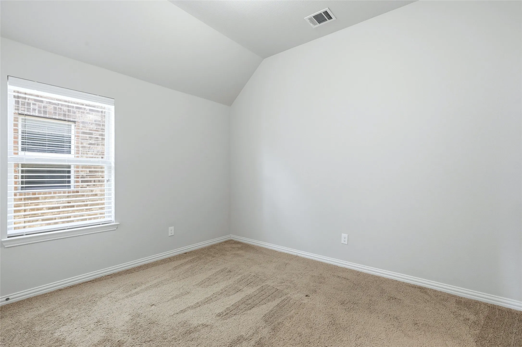 Single Family Residence For Sale in Dallas County , 5809 Petunia Lane, Rowlett, Texas 75089, 3 Bedroom, 2 Bathroom, 2 Garage spaces, 1,910 Sqft, built in 2016, mls#21351198, Real Estate Agent in Rowlett, Homes For Sale in Dallas county, Homes For Sale in Rowlett, Realtor in Rowlett Texas, Real Estate Brokerage Independent Realty Texas, Luminita Cordes Realtor