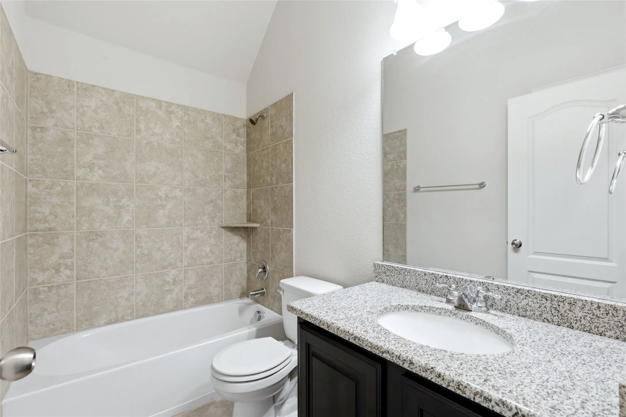 Single Family Residence For Sale in Dallas County , 5809 Petunia Lane, Rowlett, Texas 75089, 3 Bedroom, 2 Bathroom, 2 Garage spaces, 1,910 Sqft, built in 2016, mls#21351198, Real Estate Agent in Rowlett, Homes For Sale in Dallas county, Homes For Sale in Rowlett, Realtor in Rowlett Texas, Real Estate Brokerage Independent Realty Texas, Luminita Cordes Realtor