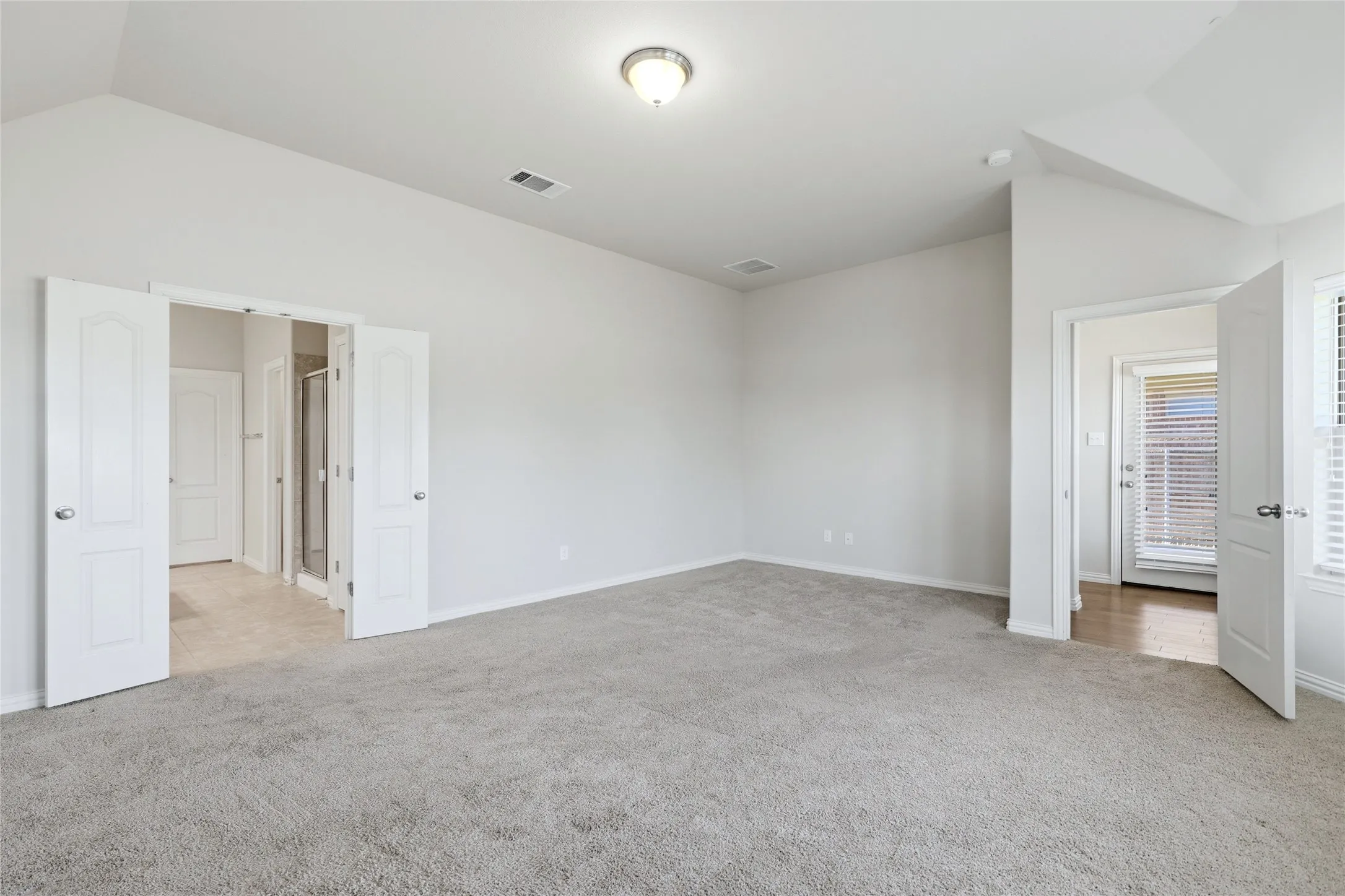 Single Family Residence For Sale in Dallas County , 5809 Petunia Lane, Rowlett, Texas 75089, 3 Bedroom, 2 Bathroom, 2 Garage spaces, 1,910 Sqft, built in 2016, mls#21351198, Real Estate Agent in Rowlett, Homes For Sale in Dallas county, Homes For Sale in Rowlett, Realtor in Rowlett Texas, Real Estate Brokerage Independent Realty Texas, Luminita Cordes Realtor