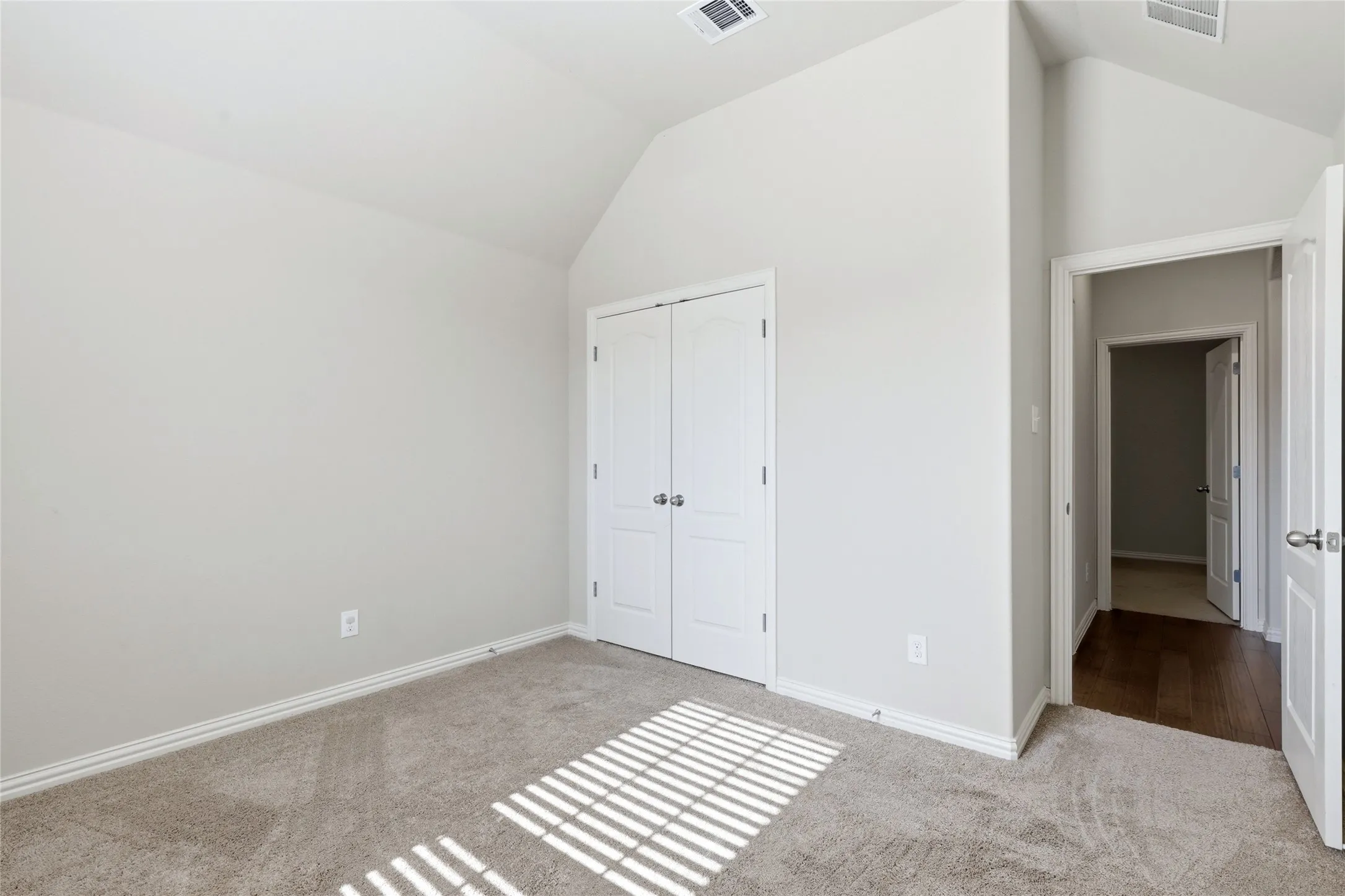 Single Family Residence For Sale in Dallas County , 5809 Petunia Lane, Rowlett, Texas 75089, 3 Bedroom, 2 Bathroom, 2 Garage spaces, 1,910 Sqft, built in 2016, mls#21351198, Real Estate Agent in Rowlett, Homes For Sale in Dallas county, Homes For Sale in Rowlett, Realtor in Rowlett Texas, Real Estate Brokerage Independent Realty Texas, Luminita Cordes Realtor