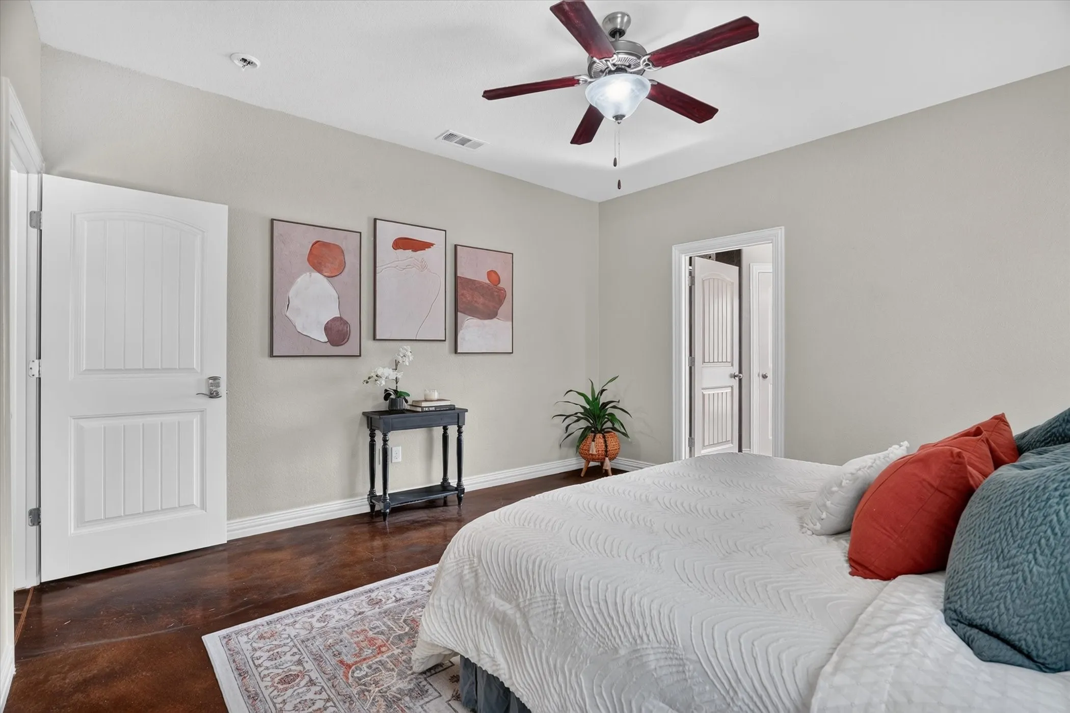 Single Family Residence For Sale in Hood County , 6403 Westover Drive, Granbury, Texas 76049, 4 Bedroom, 3 Bathroom, 2 Garage spaces, 2,239 Sqft, built in 2016, mls#21339382, Real Estate Agent in Granbury, Homes For Sale in Hood county, Homes For Sale in Granbury, Realtor in Granbury Texas, Real Estate Brokerage Independent Realty Texas, Luminita Cordes Realtor