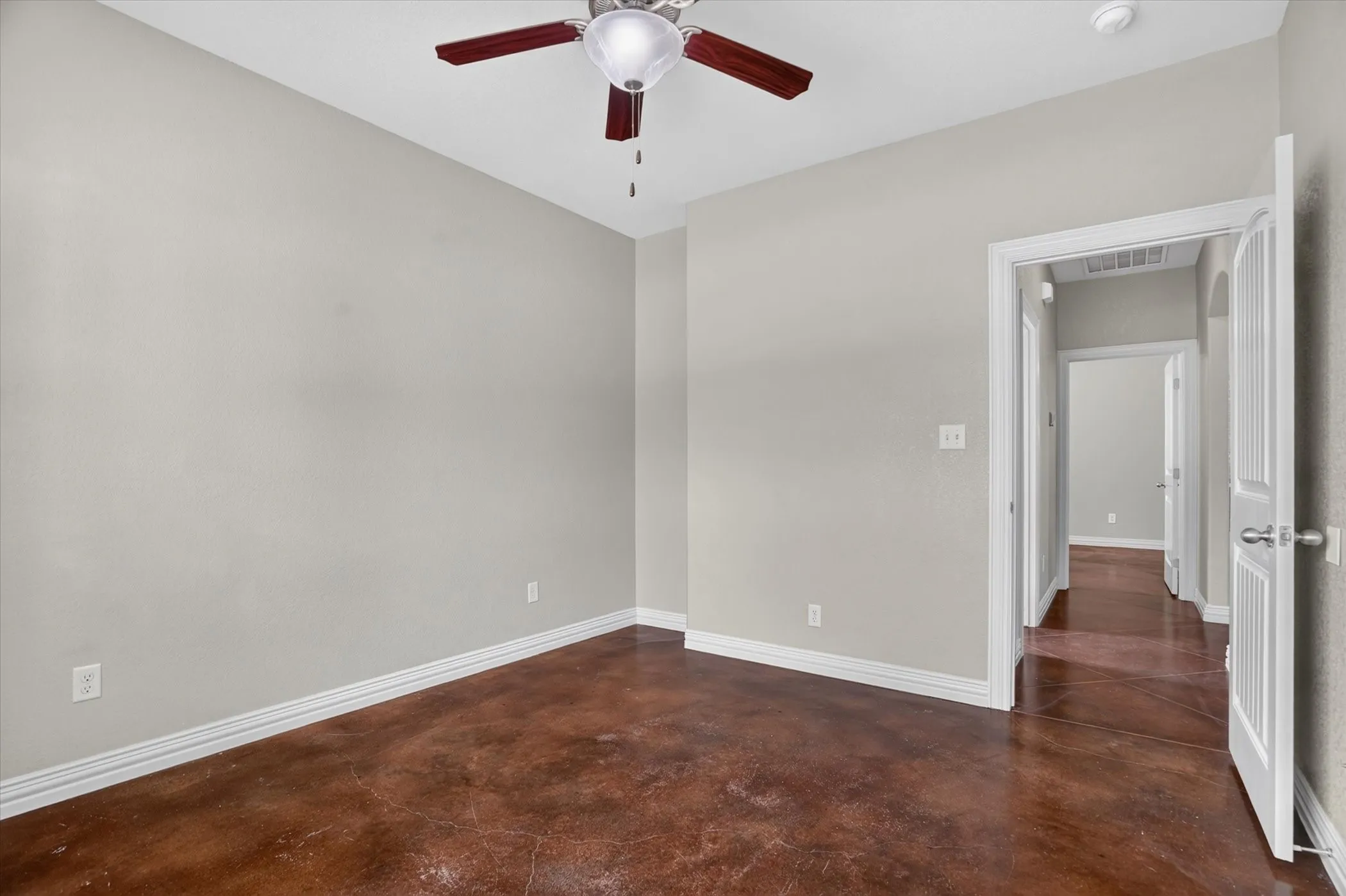 Single Family Residence For Sale in Hood County , 6403 Westover Drive, Granbury, Texas 76049, 4 Bedroom, 3 Bathroom, 2 Garage spaces, 2,239 Sqft, built in 2016, mls#21339382, Real Estate Agent in Granbury, Homes For Sale in Hood county, Homes For Sale in Granbury, Realtor in Granbury Texas, Real Estate Brokerage Independent Realty Texas, Luminita Cordes Realtor
