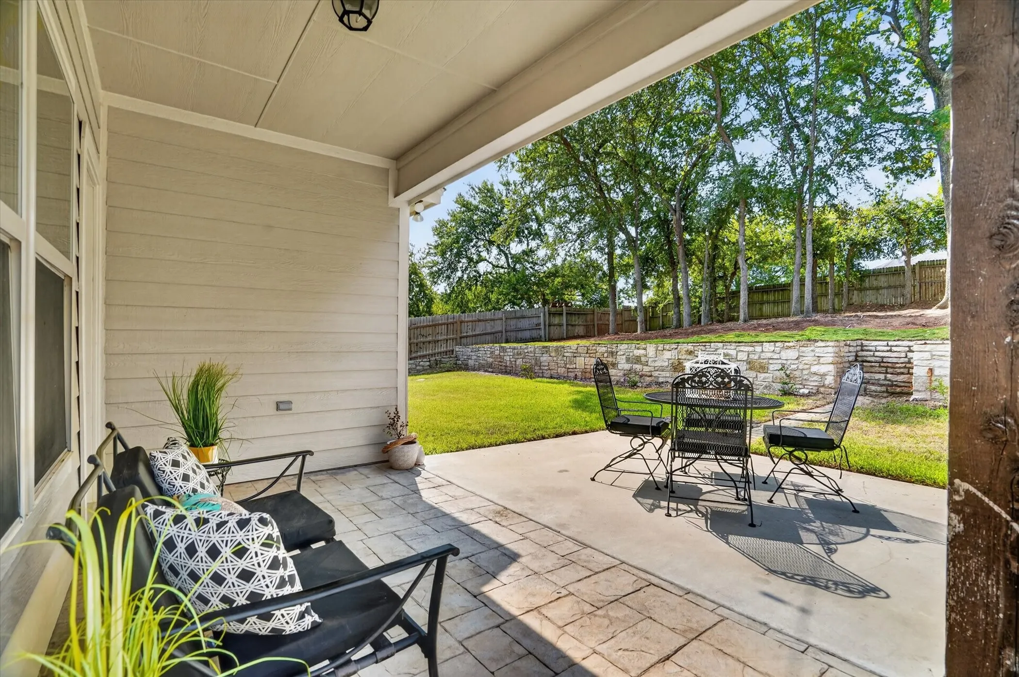 Single Family Residence For Sale in Hood County , 6403 Westover Drive, Granbury, Texas 76049, 4 Bedroom, 3 Bathroom, 2 Garage spaces, 2,239 Sqft, built in 2016, mls#21339382, Real Estate Agent in Granbury, Homes For Sale in Hood county, Homes For Sale in Granbury, Realtor in Granbury Texas, Real Estate Brokerage Independent Realty Texas, Luminita Cordes Realtor